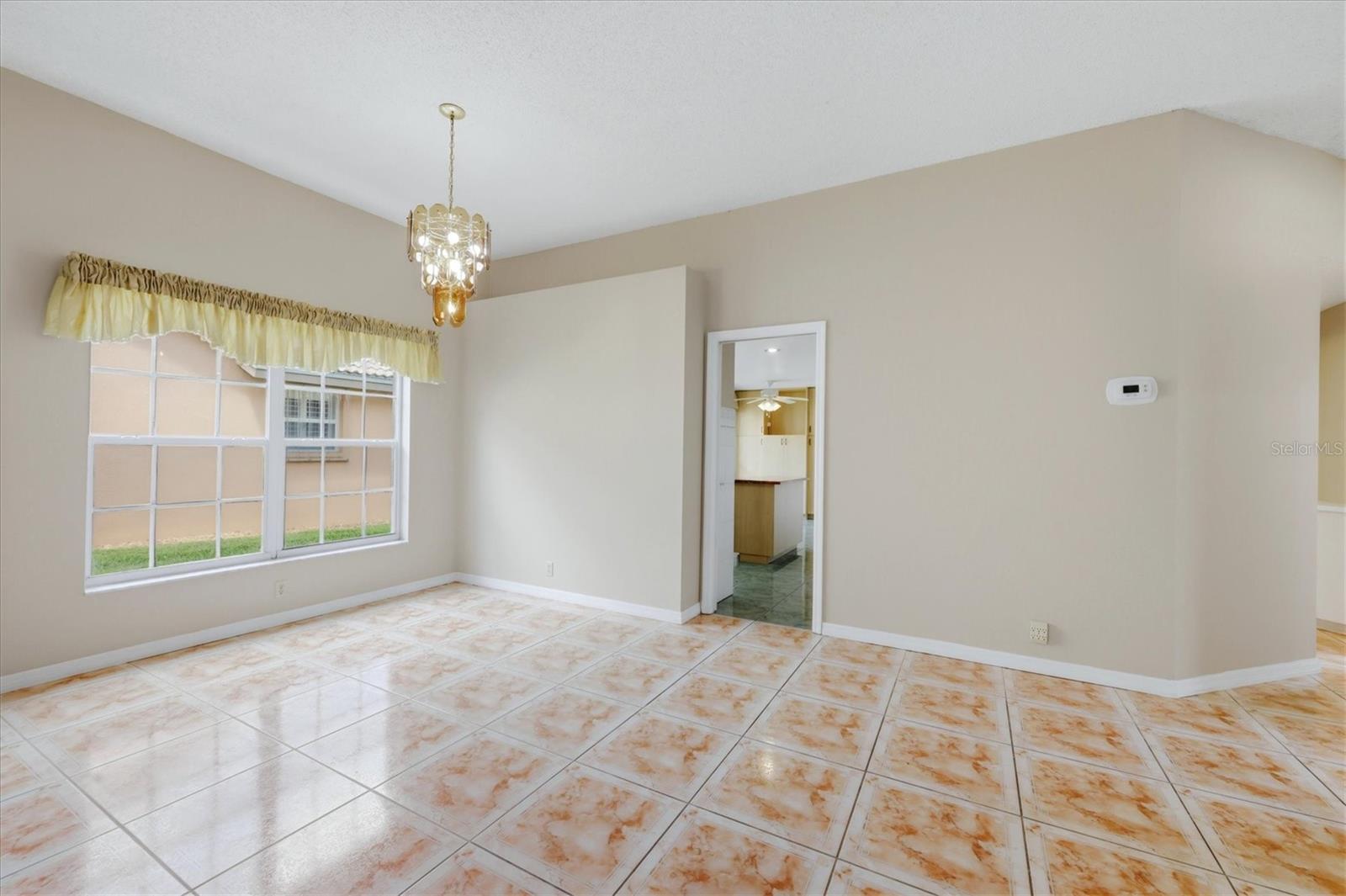 Image 6 of 39 For 4738 Dundee Drive