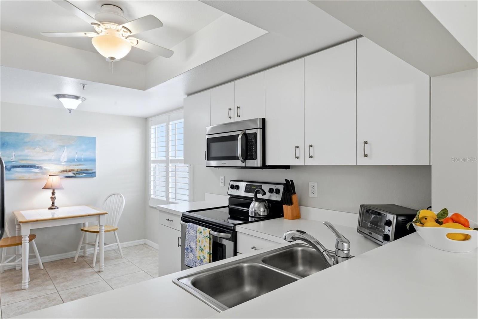 Image 10 of 51 For 9320 Clubside Circle 2108