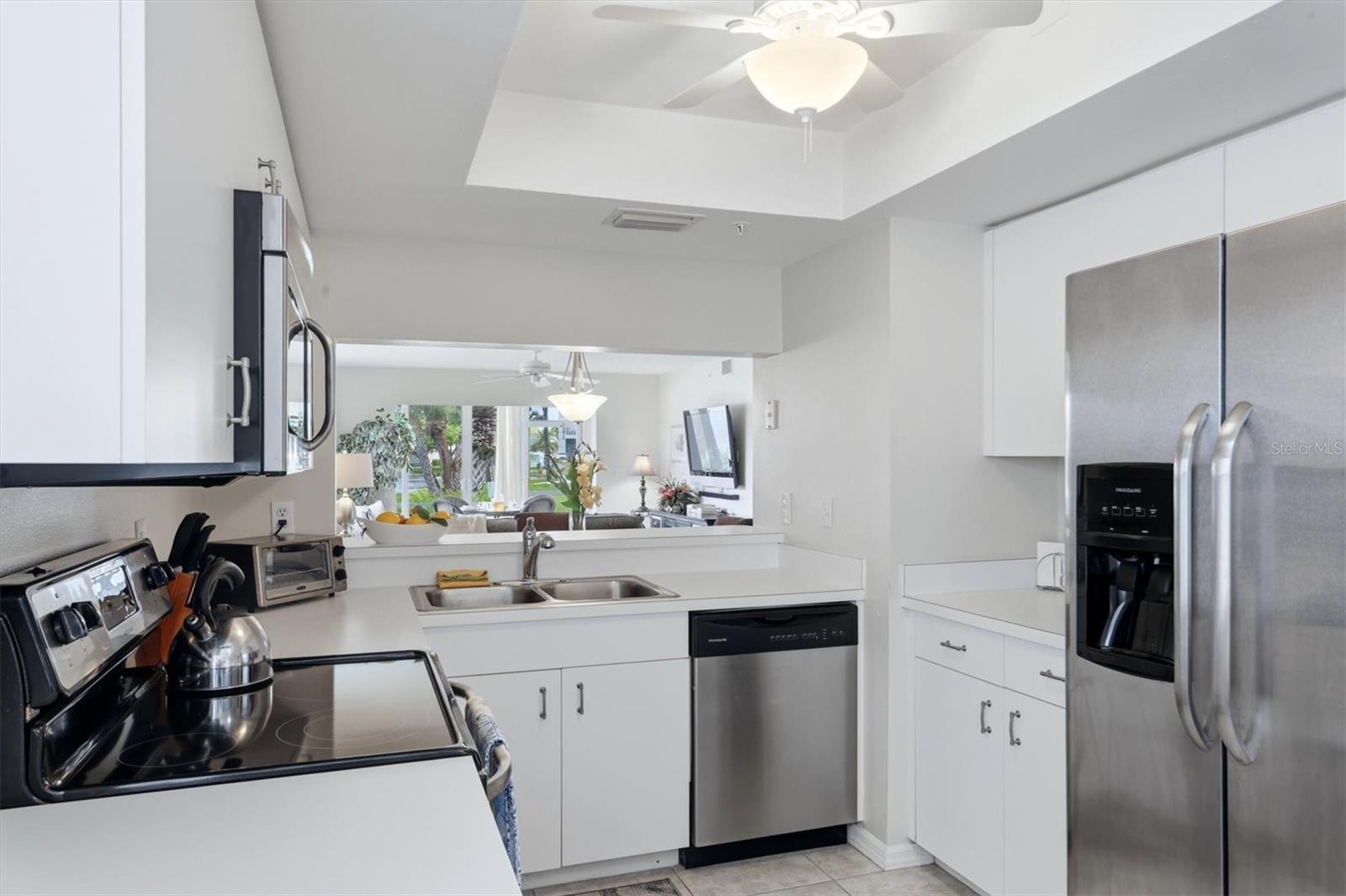 Image 11 of 51 For 9320 Clubside Circle 2108