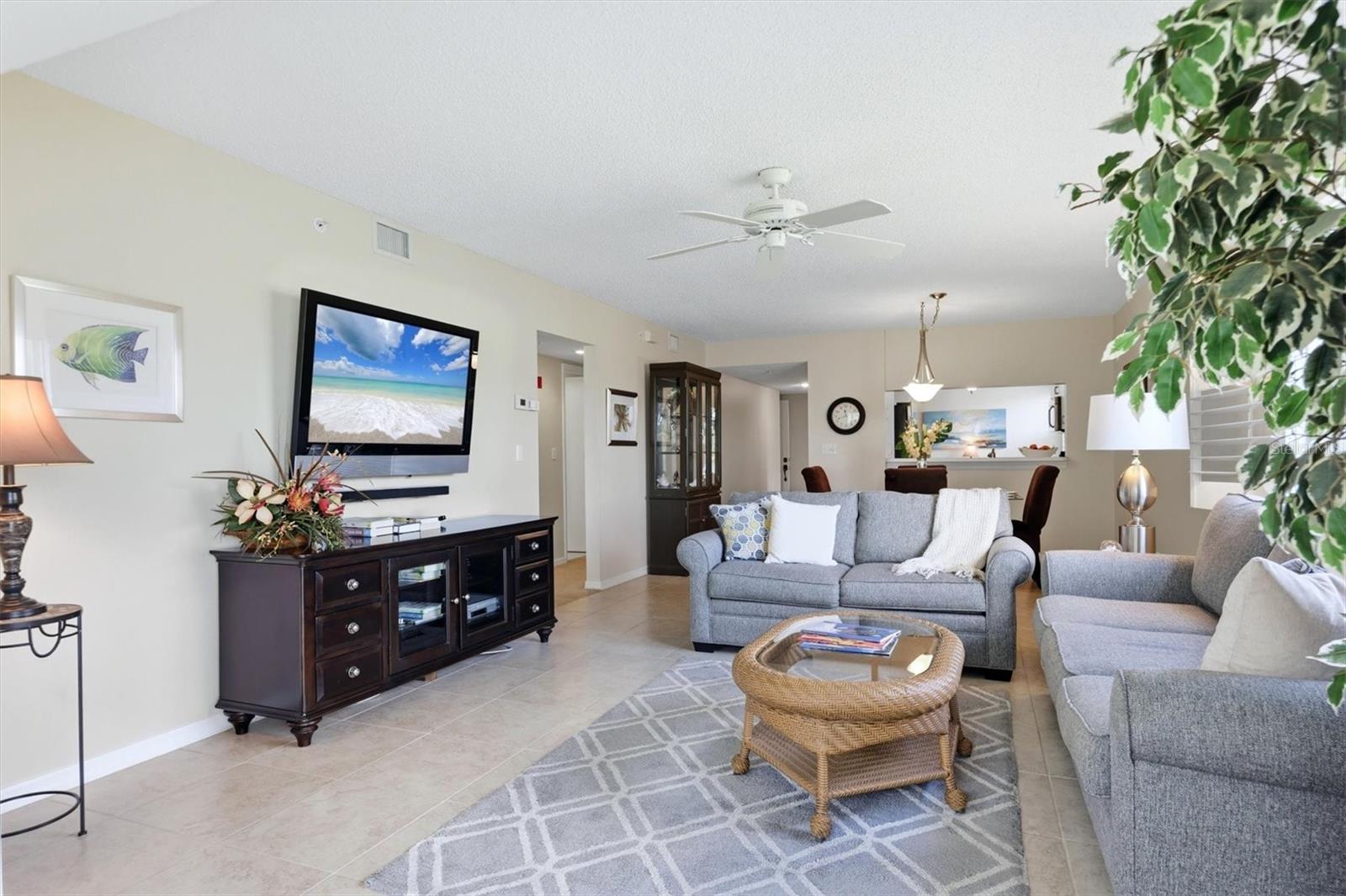 Image 17 of 51 For 9320 Clubside Circle 2108