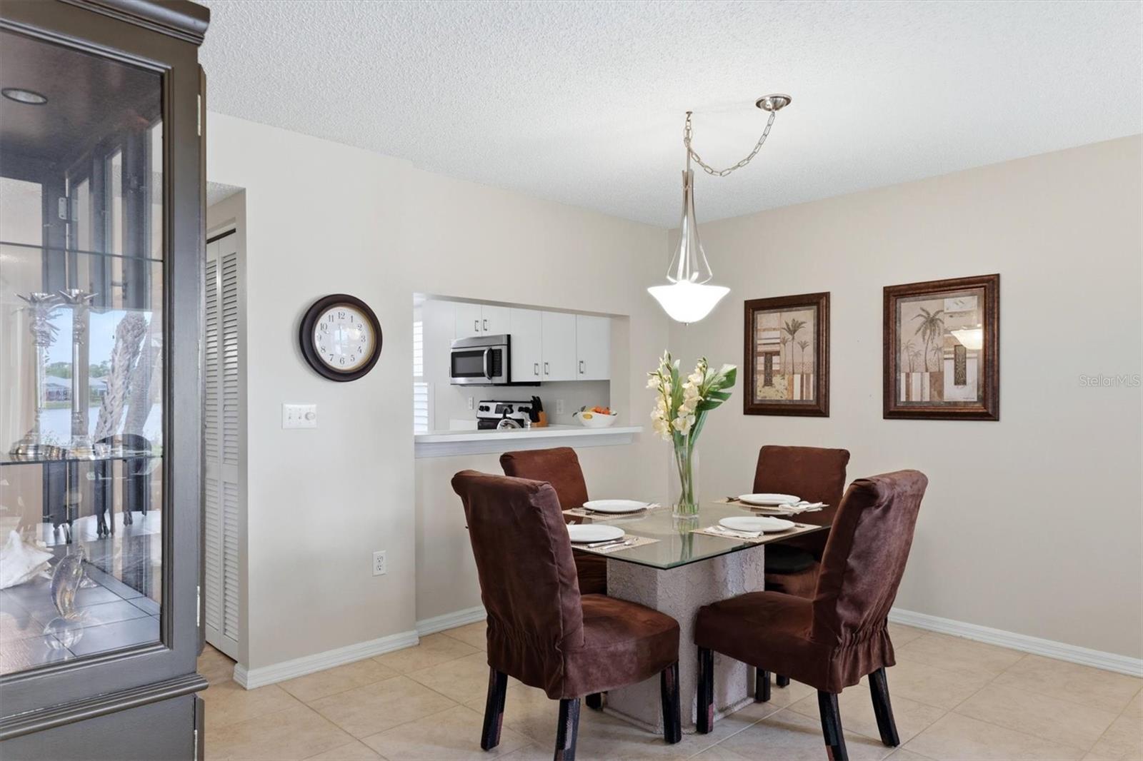 Image 20 of 51 For 9320 Clubside Circle 2108