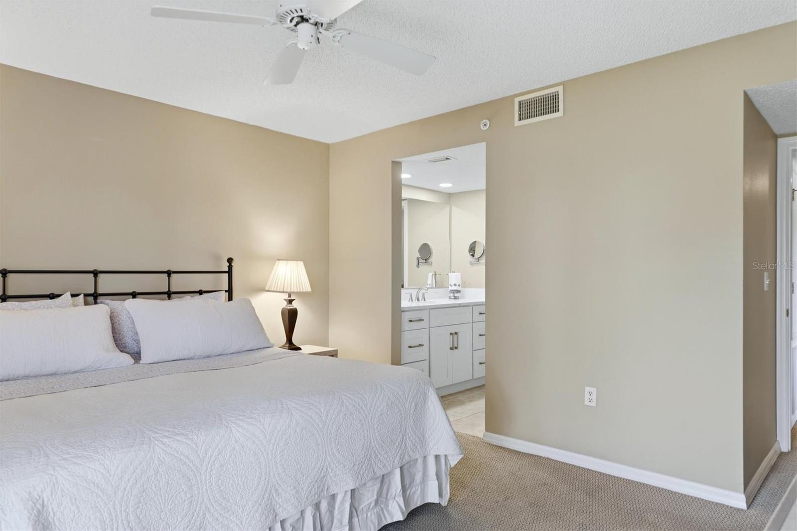 Image 23 of 51 For 9320 Clubside Circle 2108