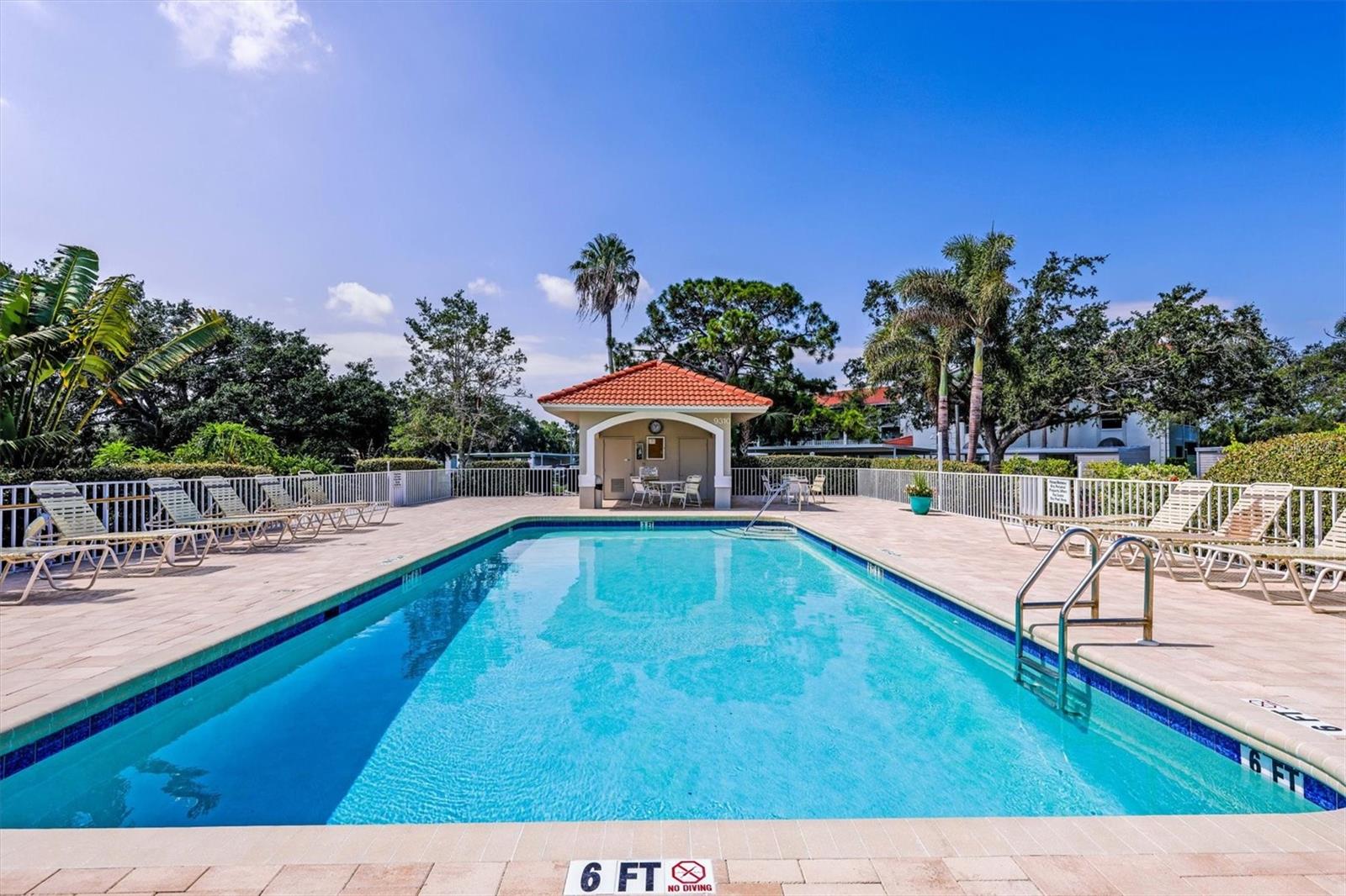 Image 37 of 51 For 9320 Clubside Circle 2108