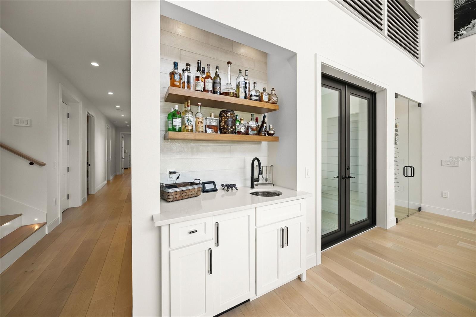 Image 16 of 85 For 209 Willow Avenue