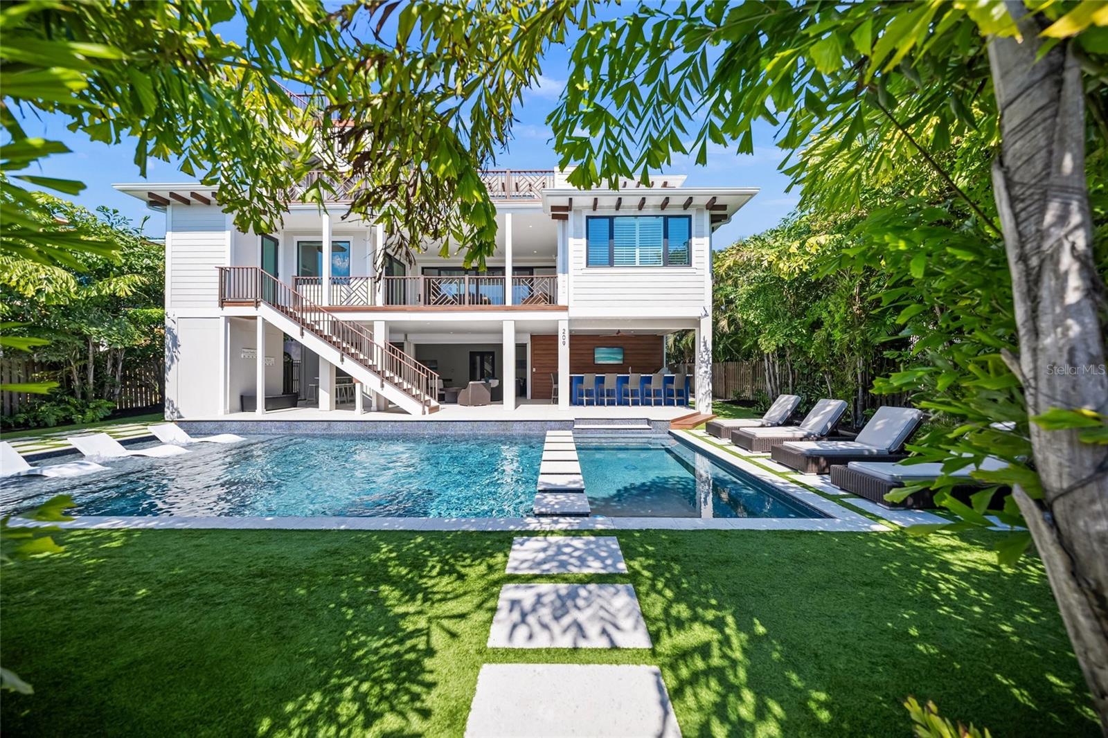 Image 2 of 85 For 209 Willow Avenue