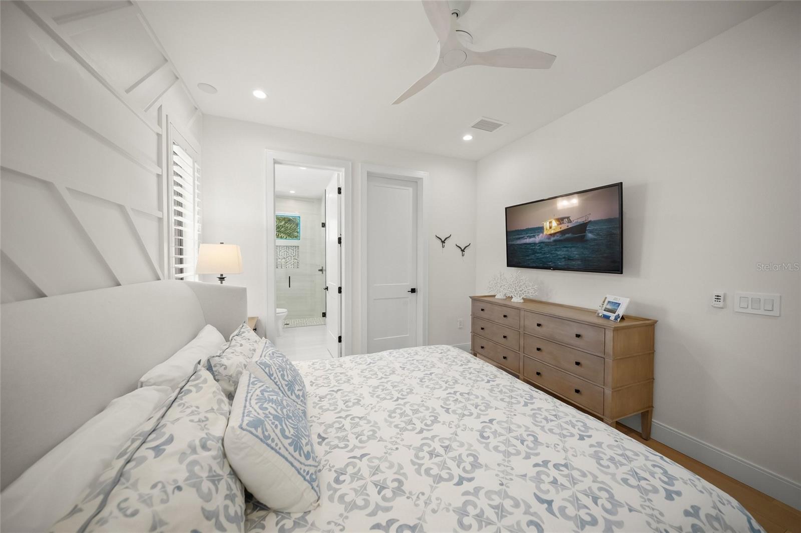 Image 25 of 85 For 209 Willow Avenue