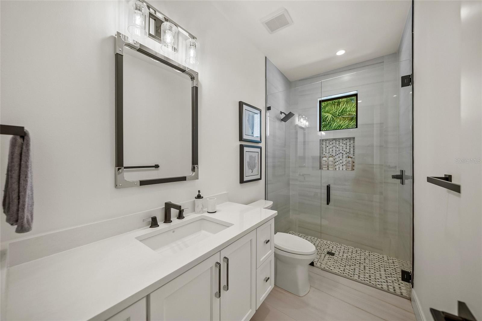 Image 26 of 85 For 209 Willow Avenue