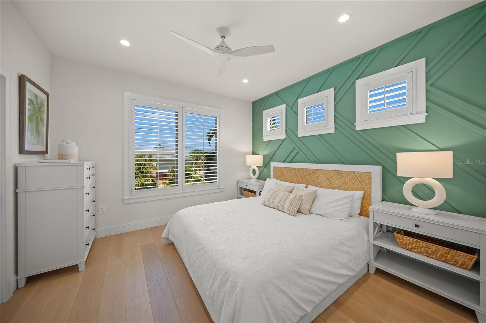 Image 27 of 85 For 209 Willow Avenue