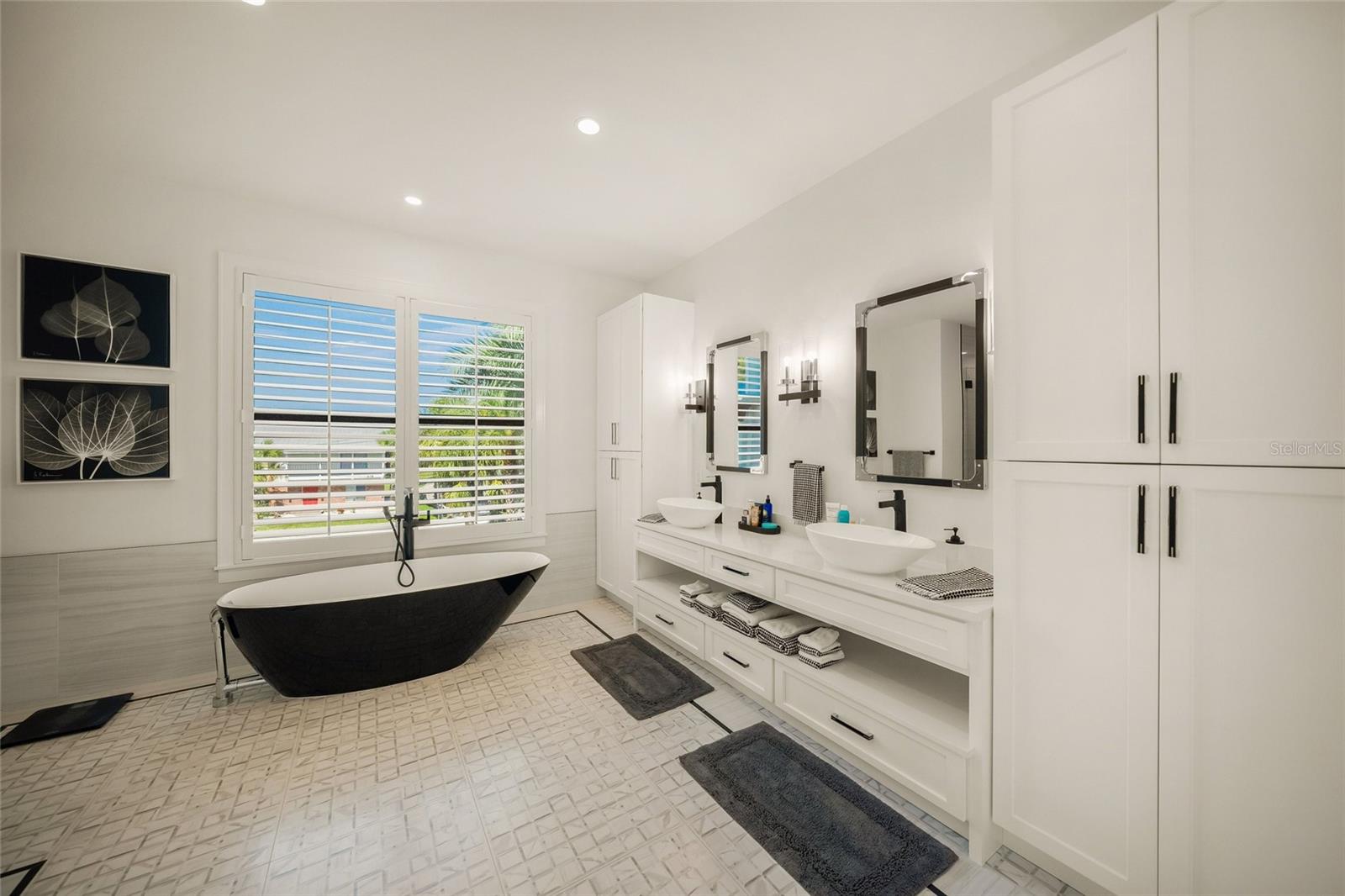 Image 32 of 85 For 209 Willow Avenue