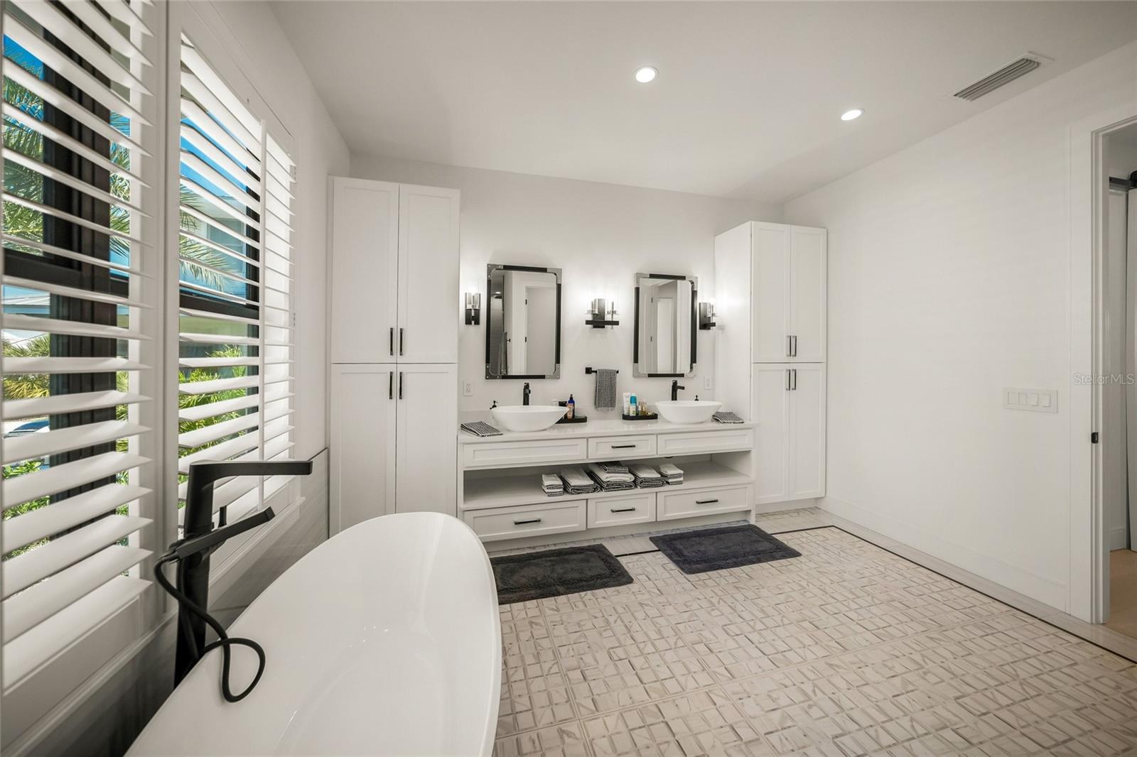 Image 34 of 85 For 209 Willow Avenue