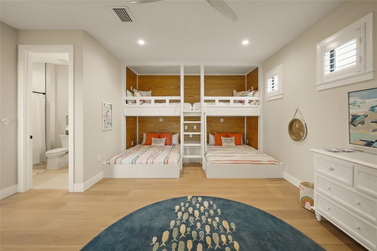 Image 45 of 85 For 209 Willow Avenue