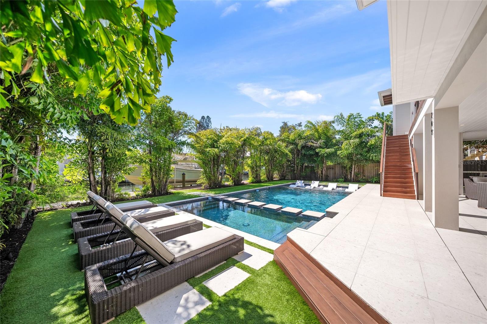 Image 69 of 85 For 209 Willow Avenue