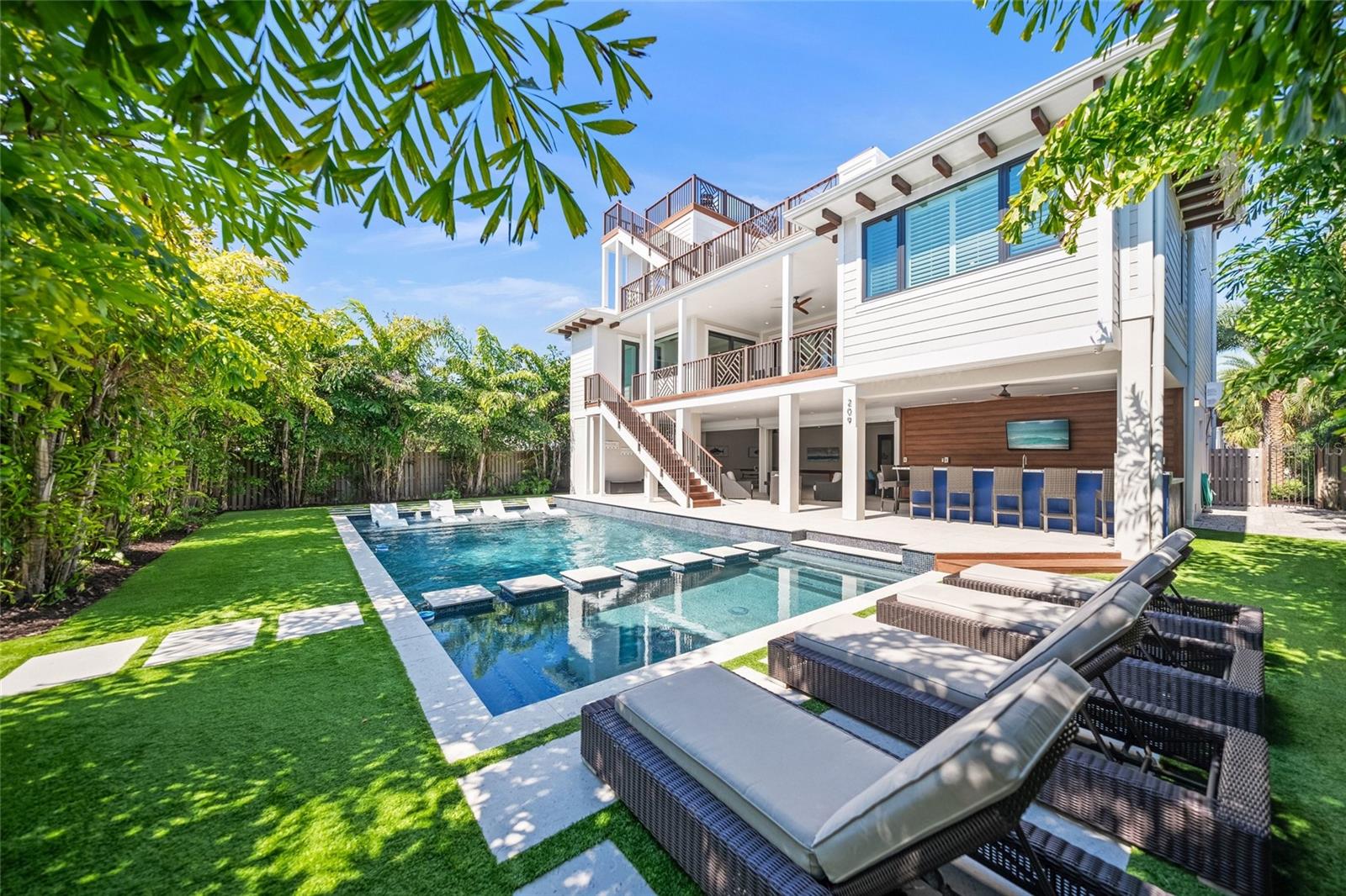 Image 72 of 85 For 209 Willow Avenue