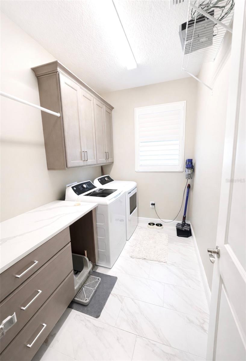 Image 22 of 47 For 1055 Waterline Court