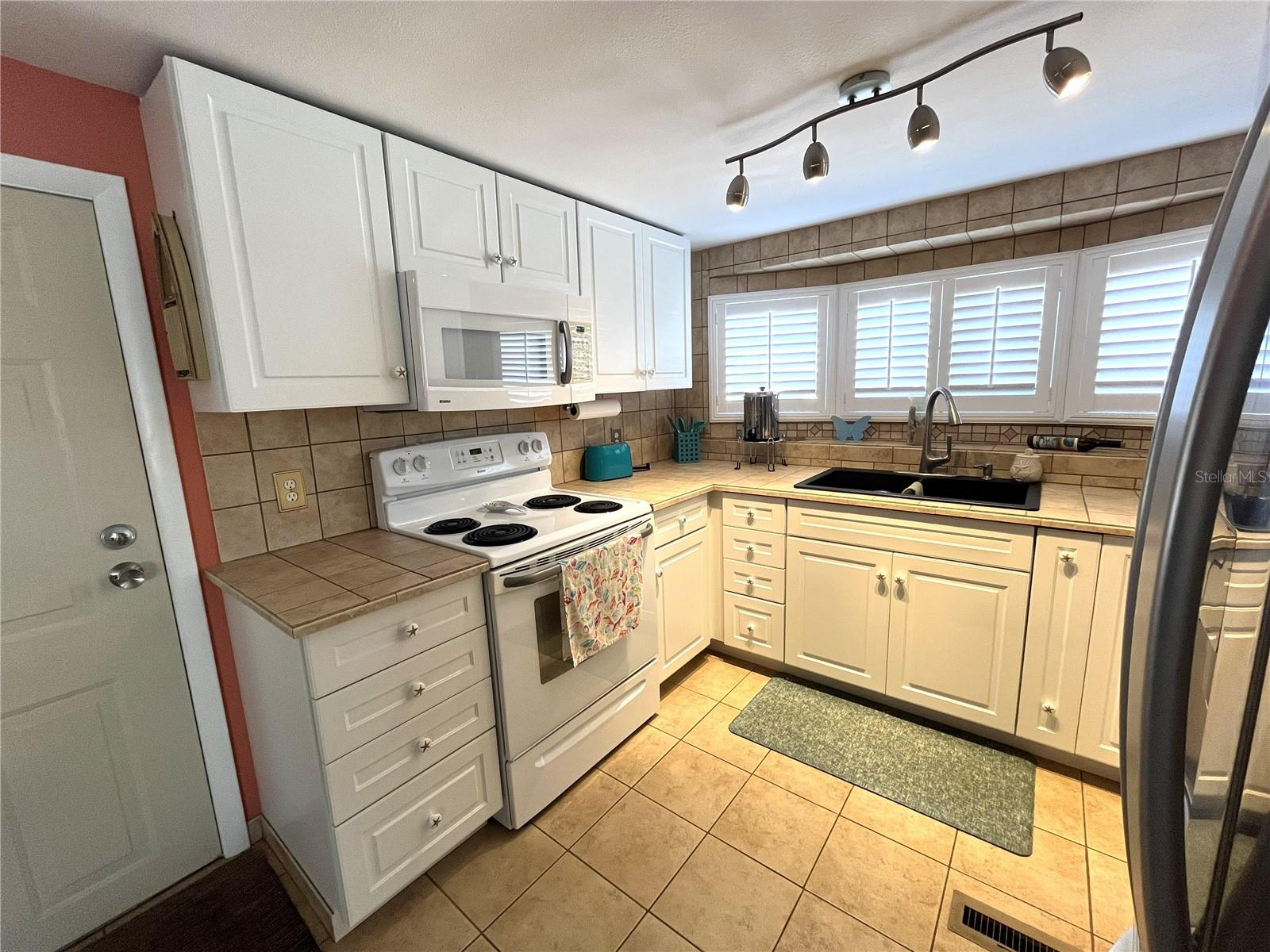 Image 7 of 66 For 2314 Pennsylvania Avenue