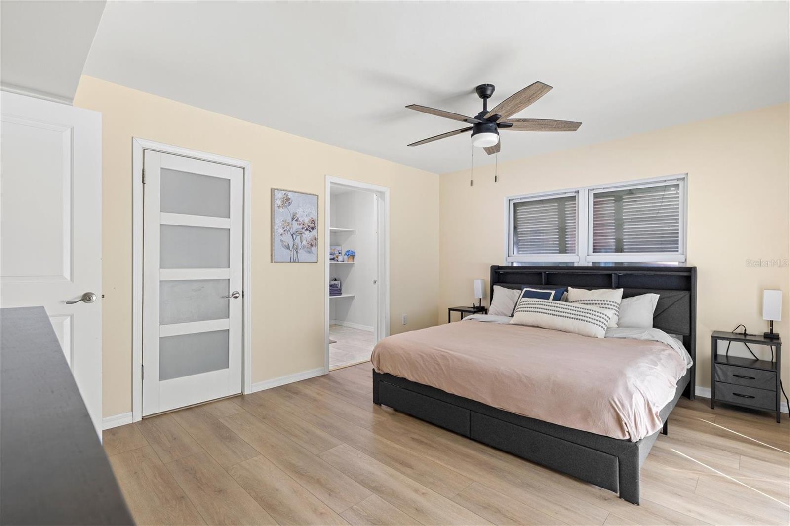 Image 32 of 64 For 214 Gaines Avenue