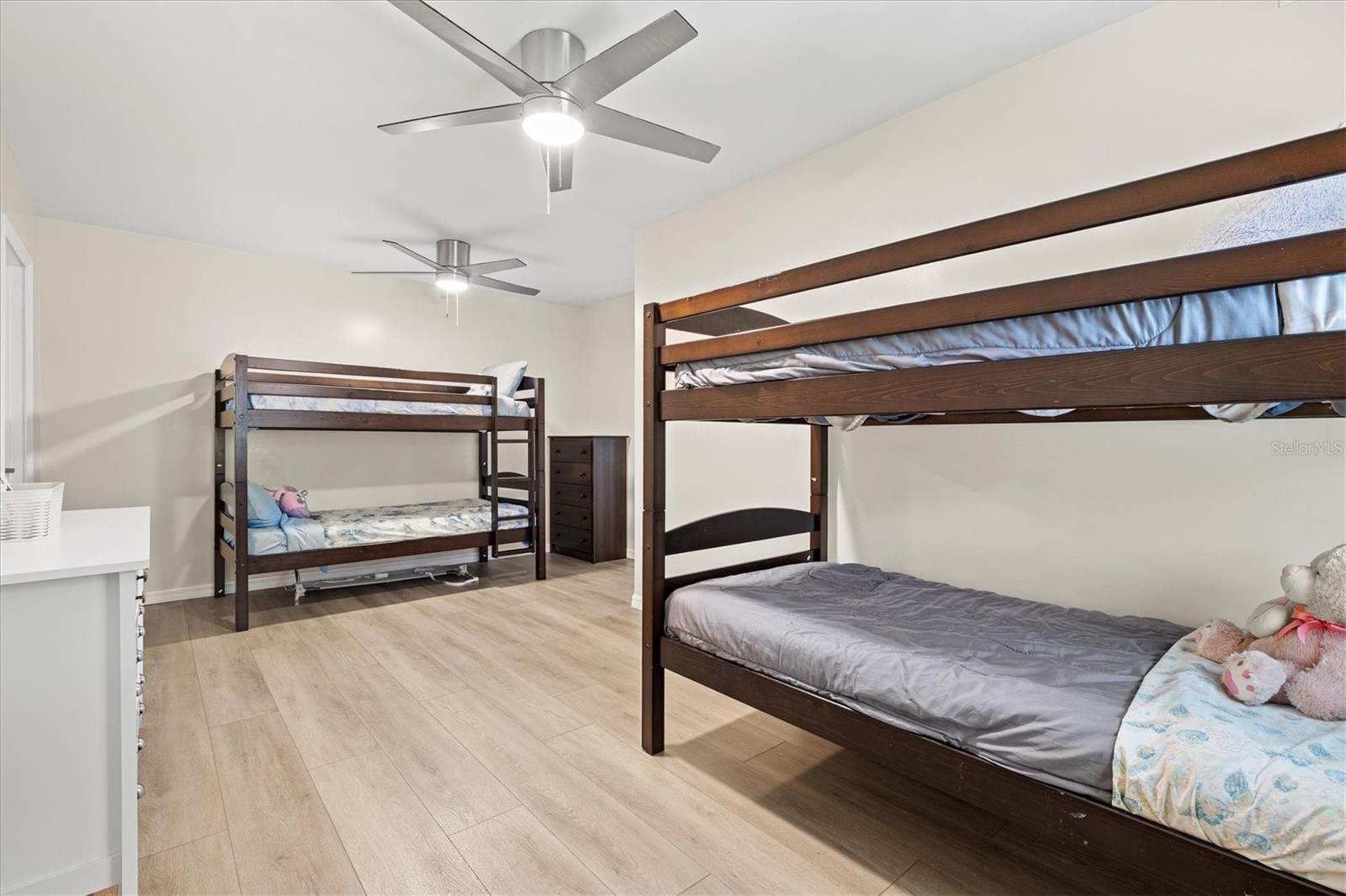 Image 43 of 64 For 214 Gaines Avenue