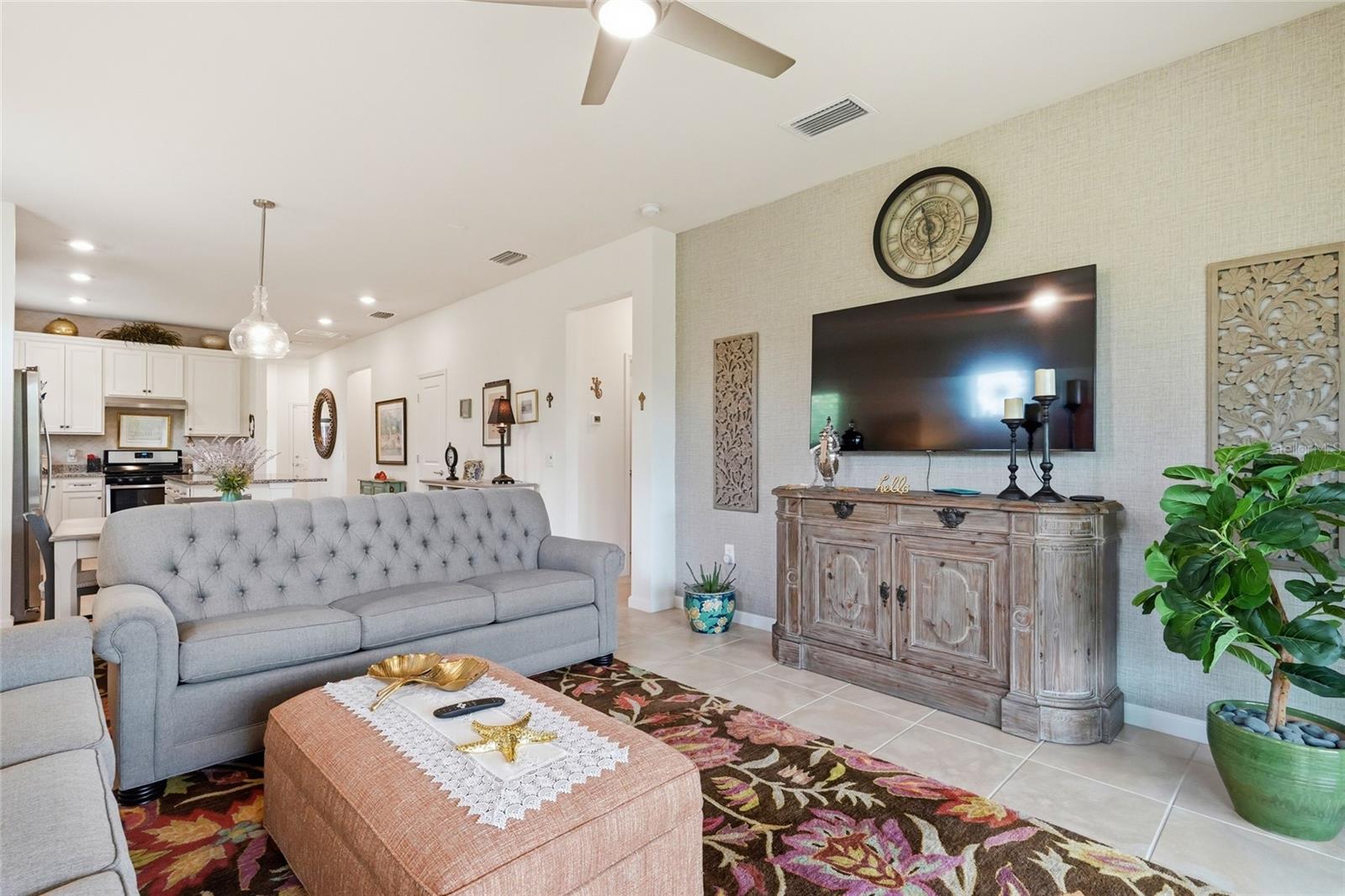 Image 15 of 40 For 7017 Hanover Court