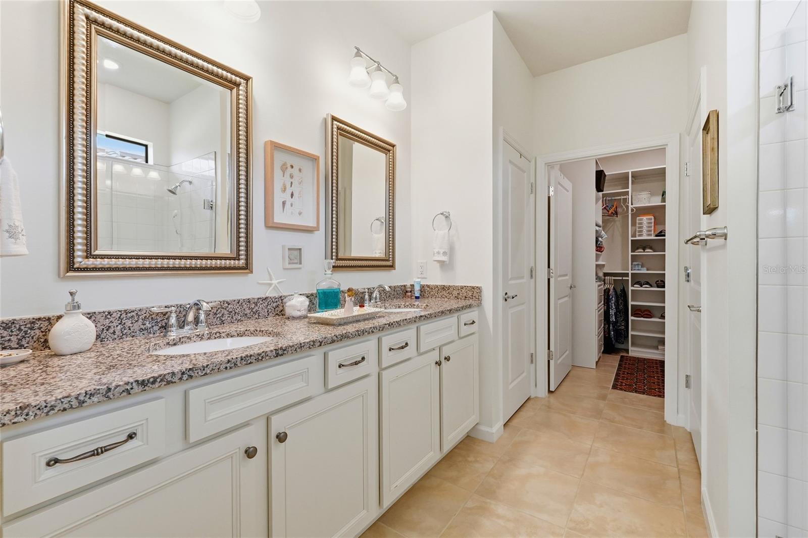 Image 18 of 40 For 7017 Hanover Court