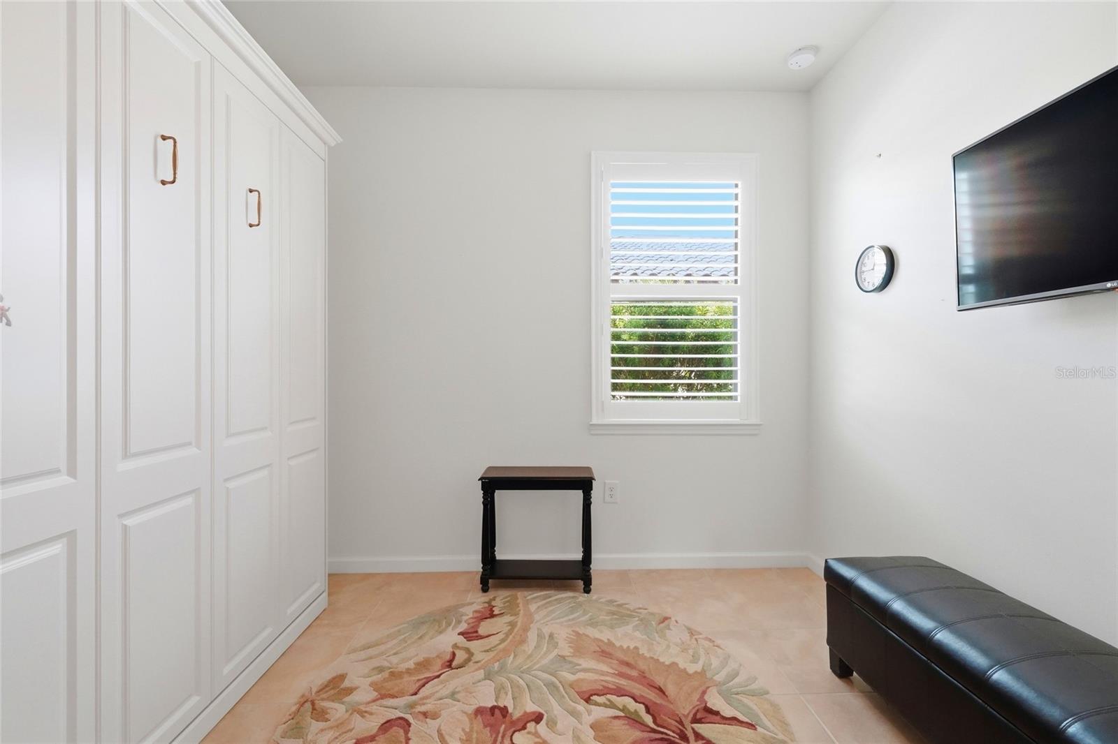 Image 21 of 40 For 7017 Hanover Court