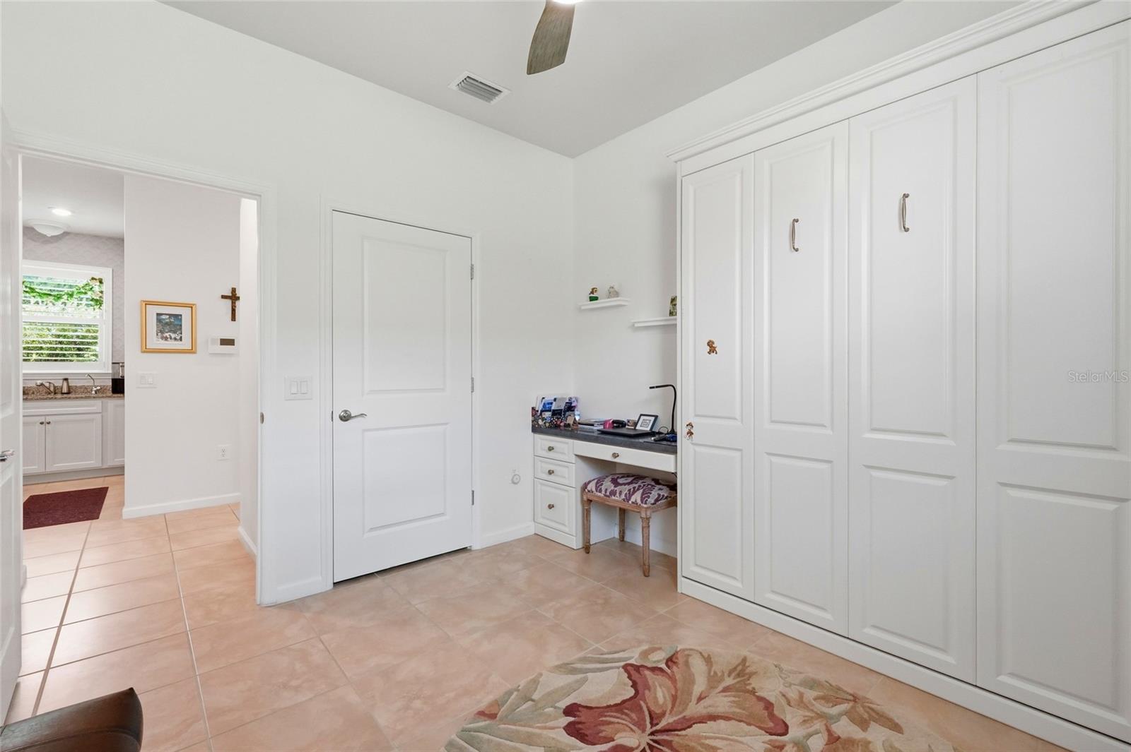 Image 23 of 40 For 7017 Hanover Court