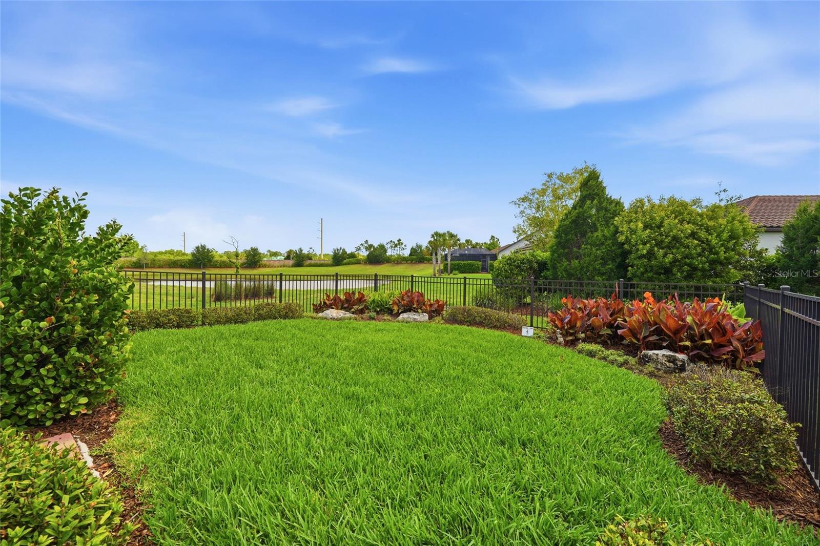 Image 31 of 40 For 7017 Hanover Court