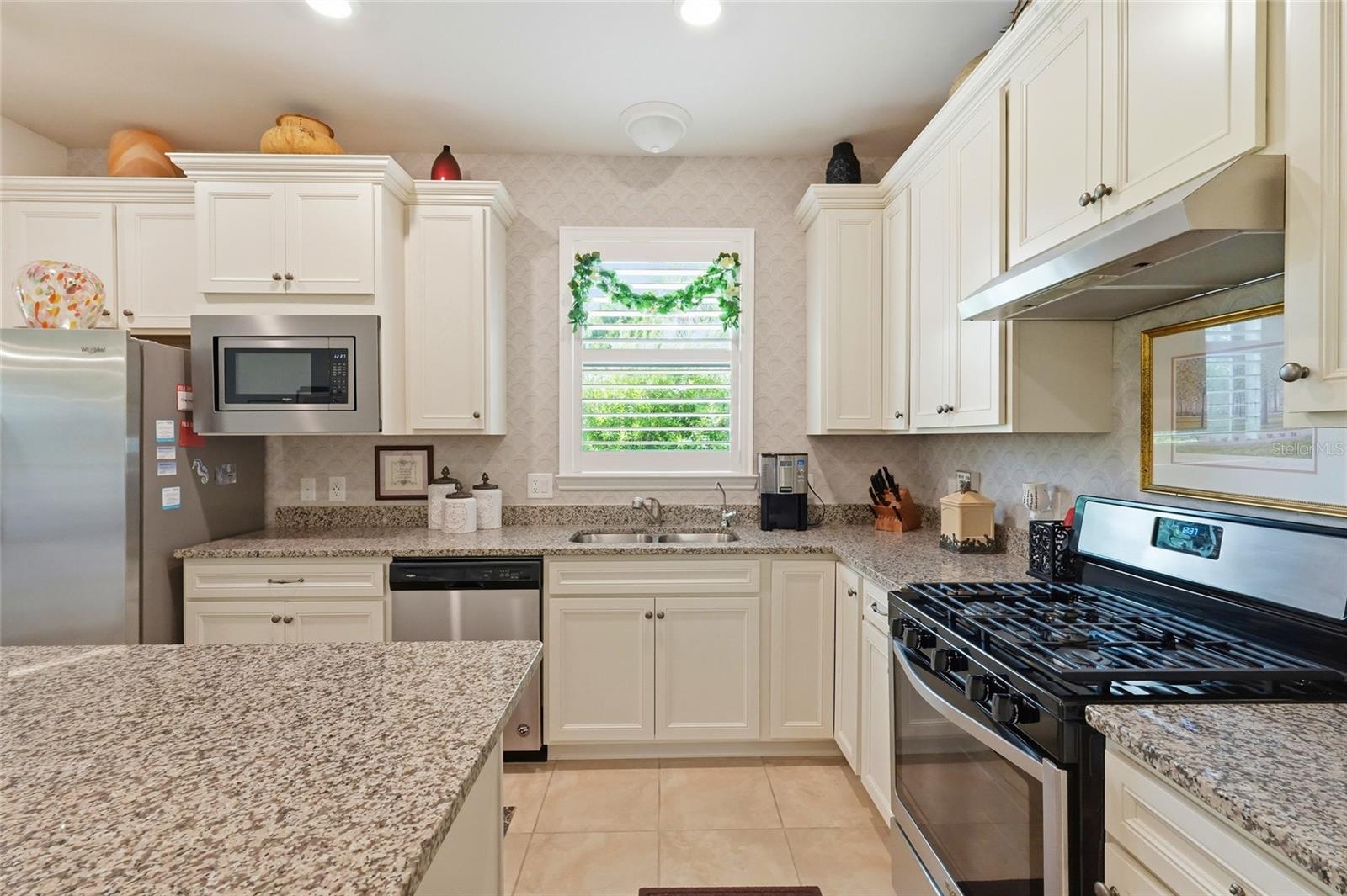 Image 7 of 40 For 7017 Hanover Court