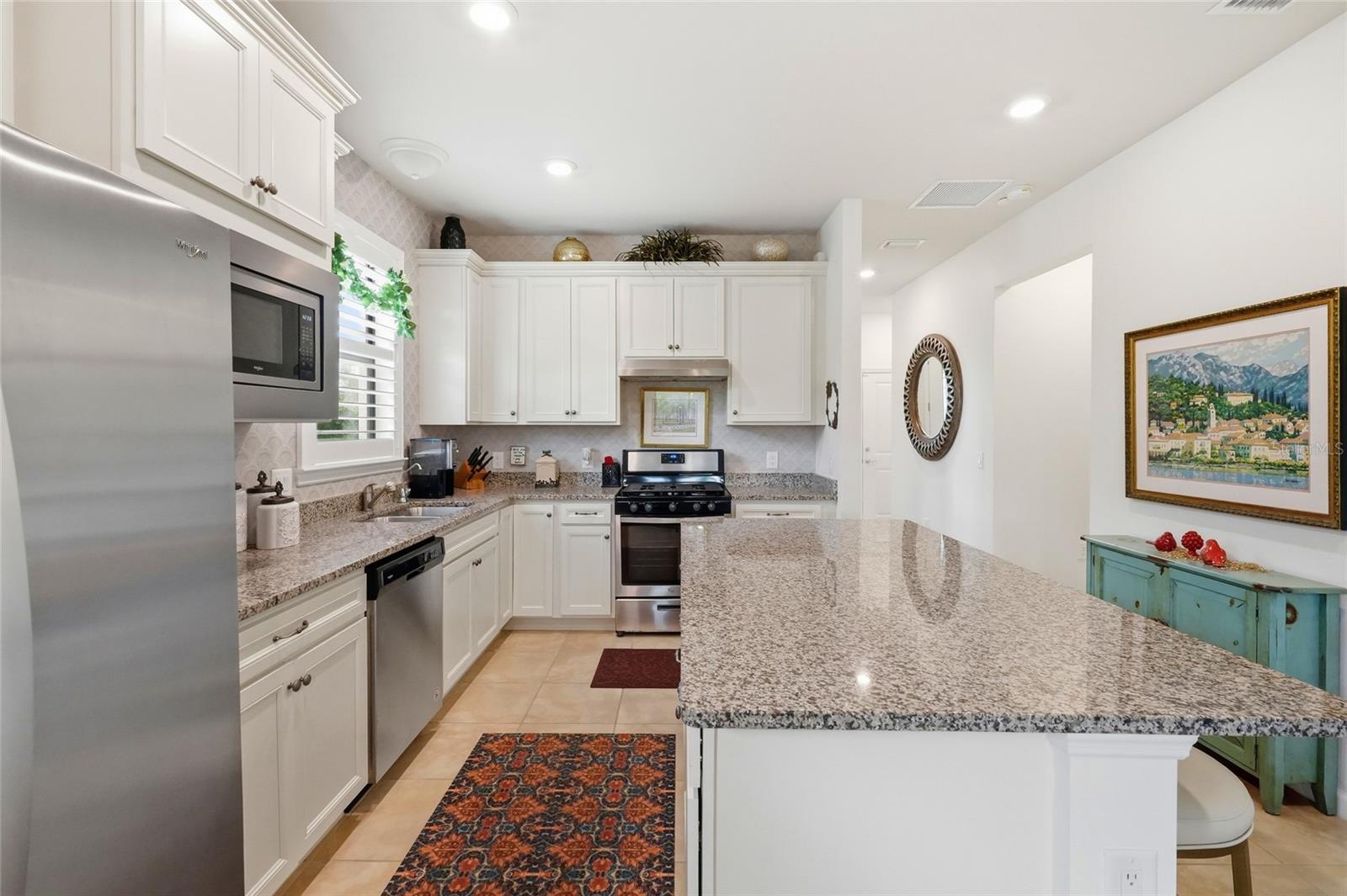 Image 8 of 40 For 7017 Hanover Court