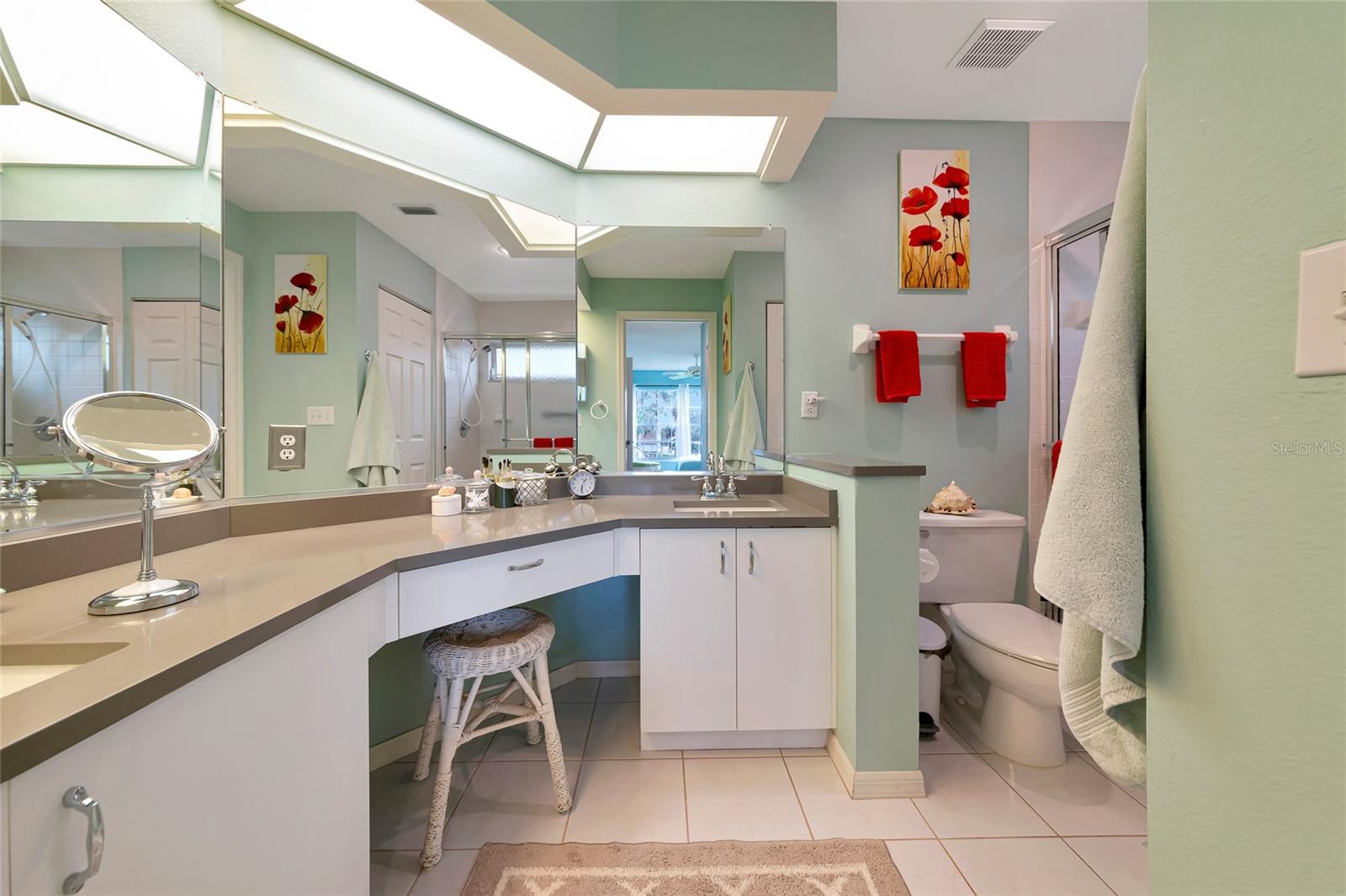 Image 23 of 70 For 4206 Caddie Drive E 201