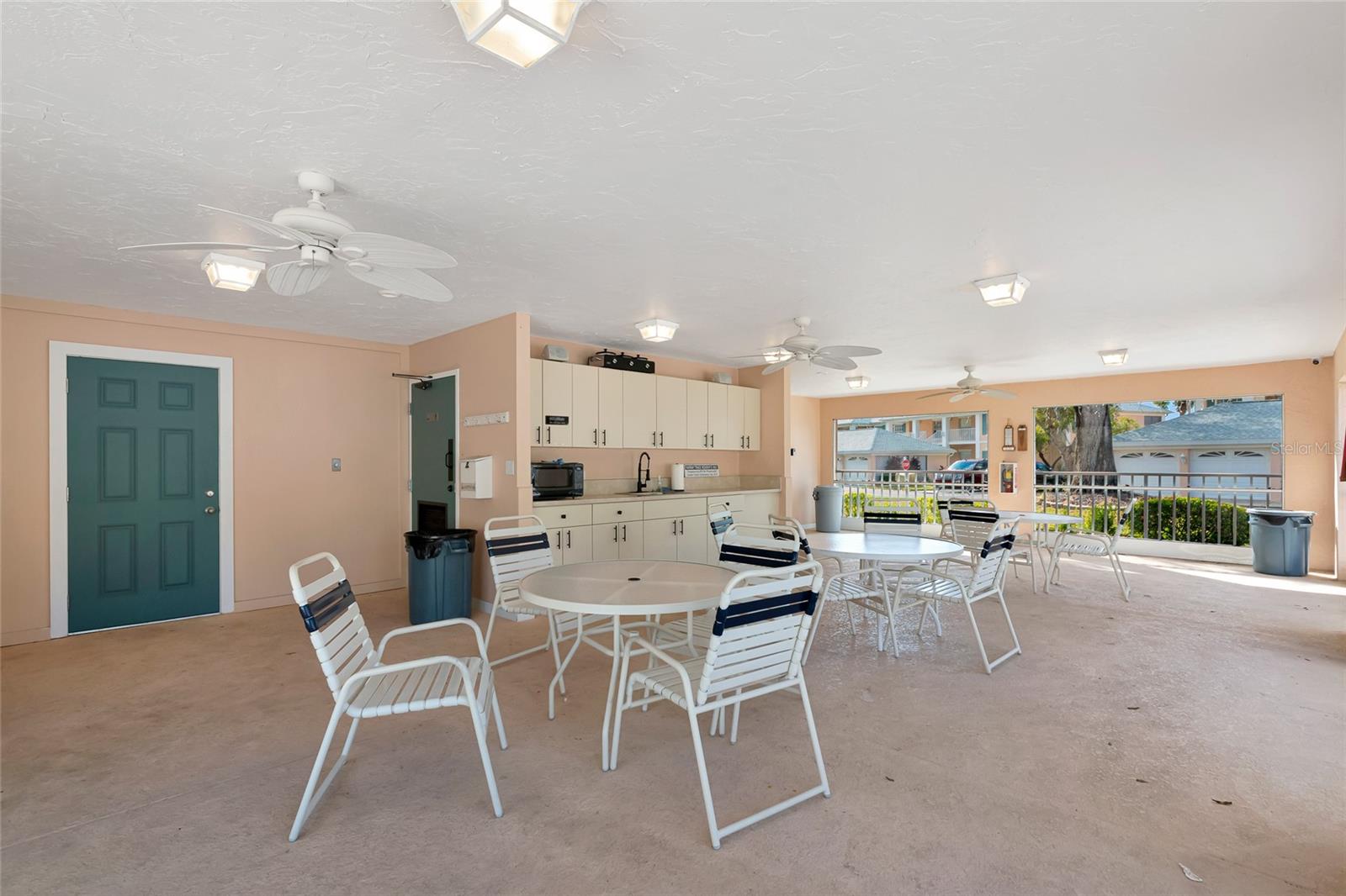 Image 39 of 70 For 4206 Caddie Drive E 201