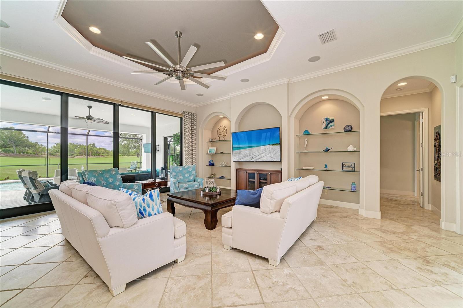 Image 16 of 82 For 7314 Heritage Grand Place