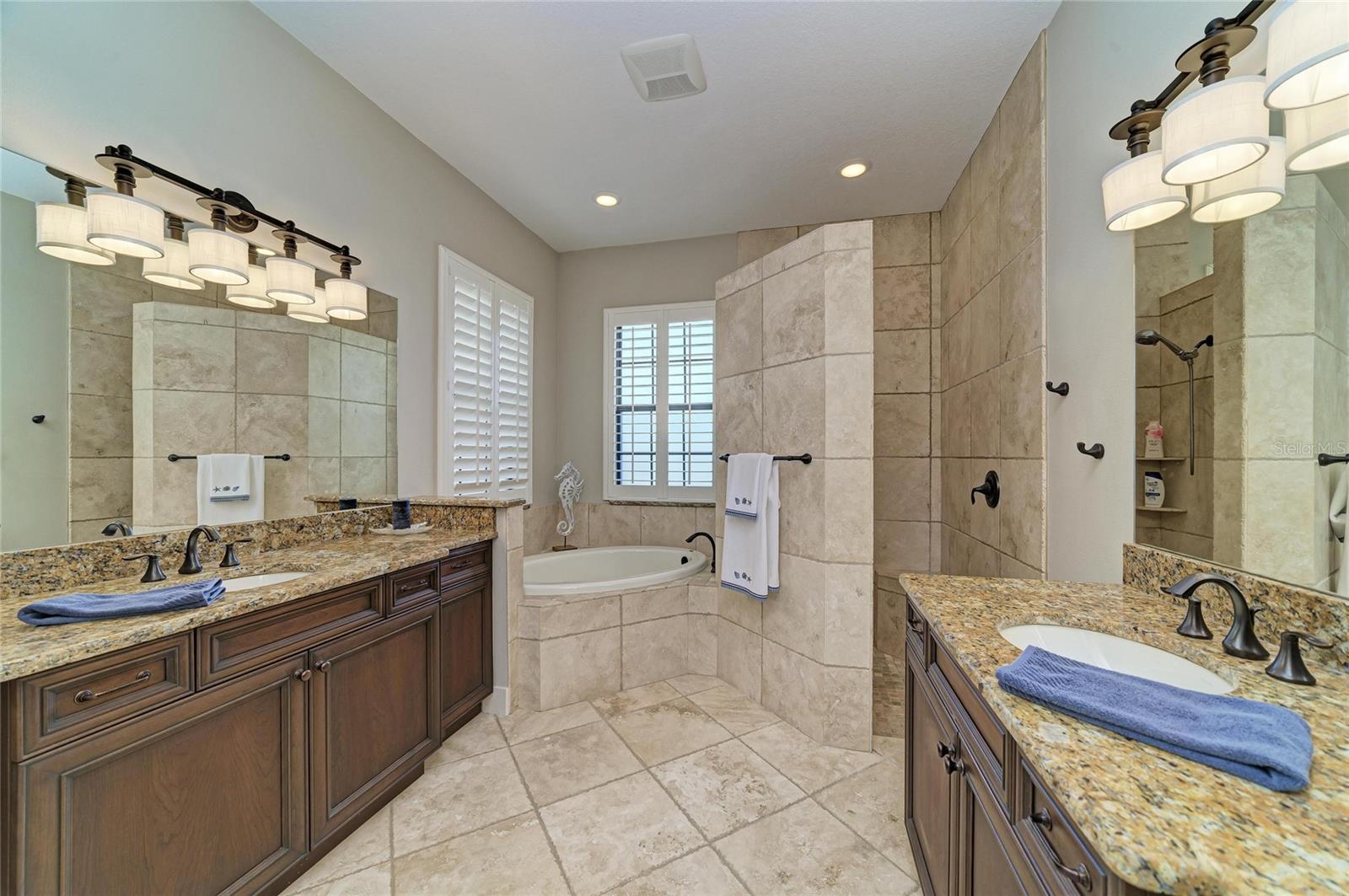 Image 35 of 82 For 7314 Heritage Grand Place