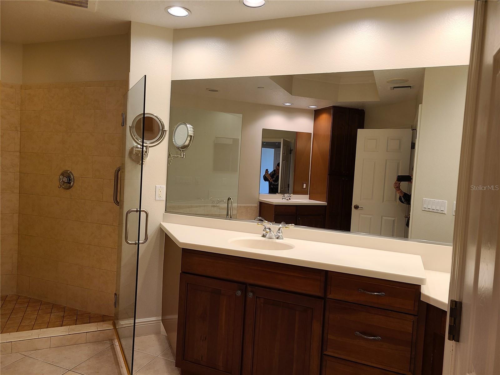 Image 11 of 13 For 6474 Watercrest Way 401