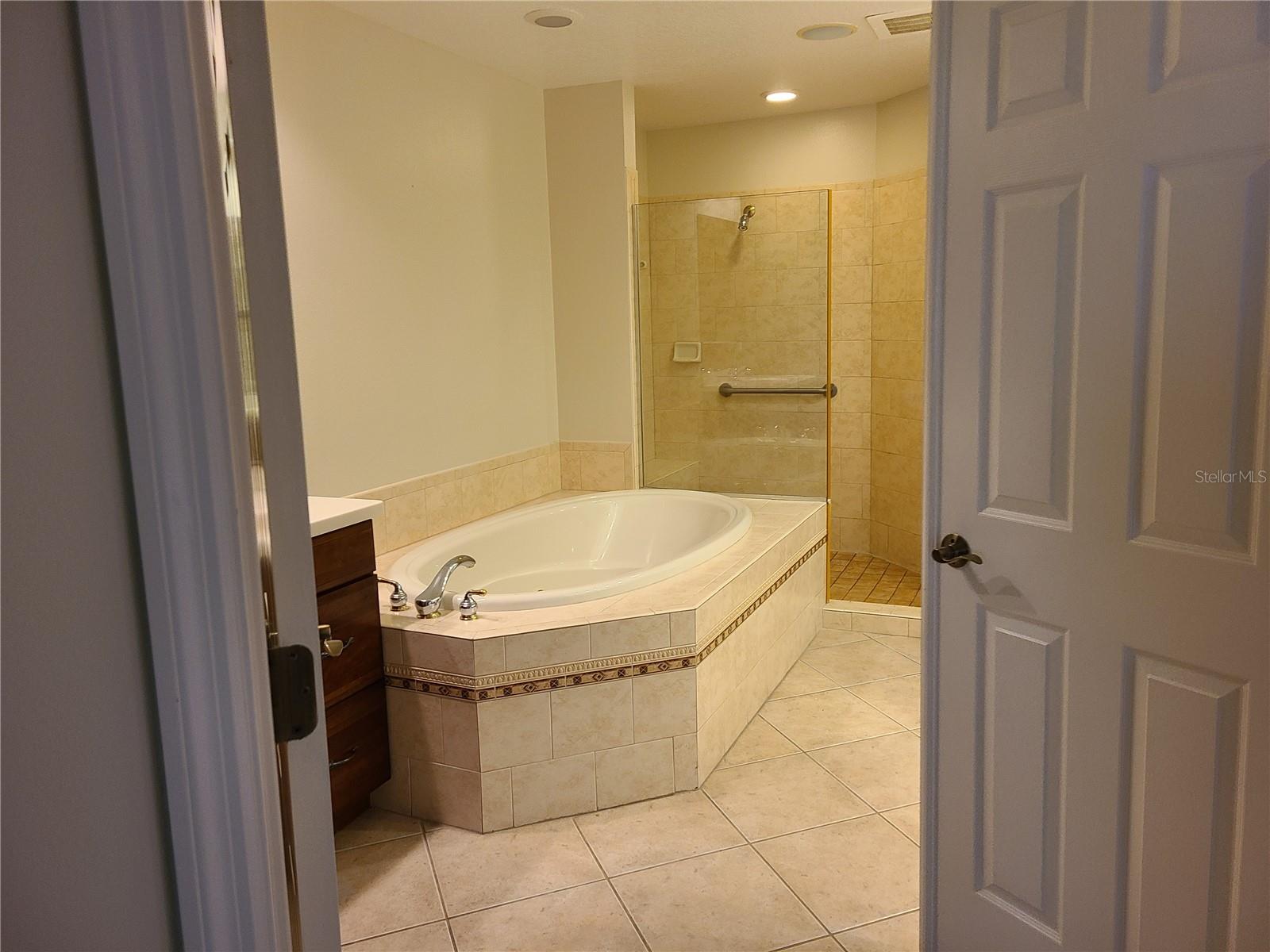 Image 9 of 13 For 6474 Watercrest Way 401