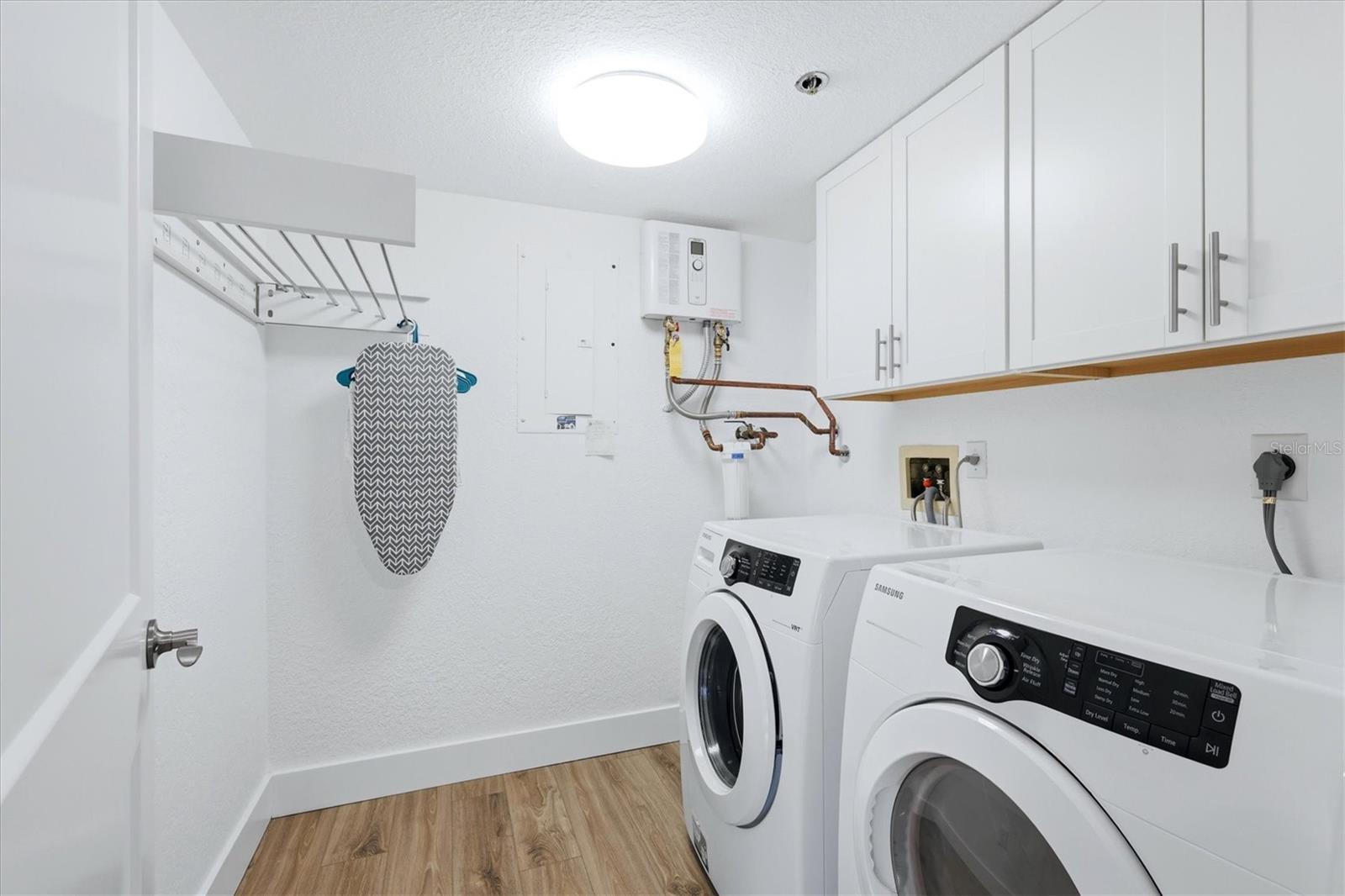 Image 25 of 40 For 3730 Pinebrook Circle 604