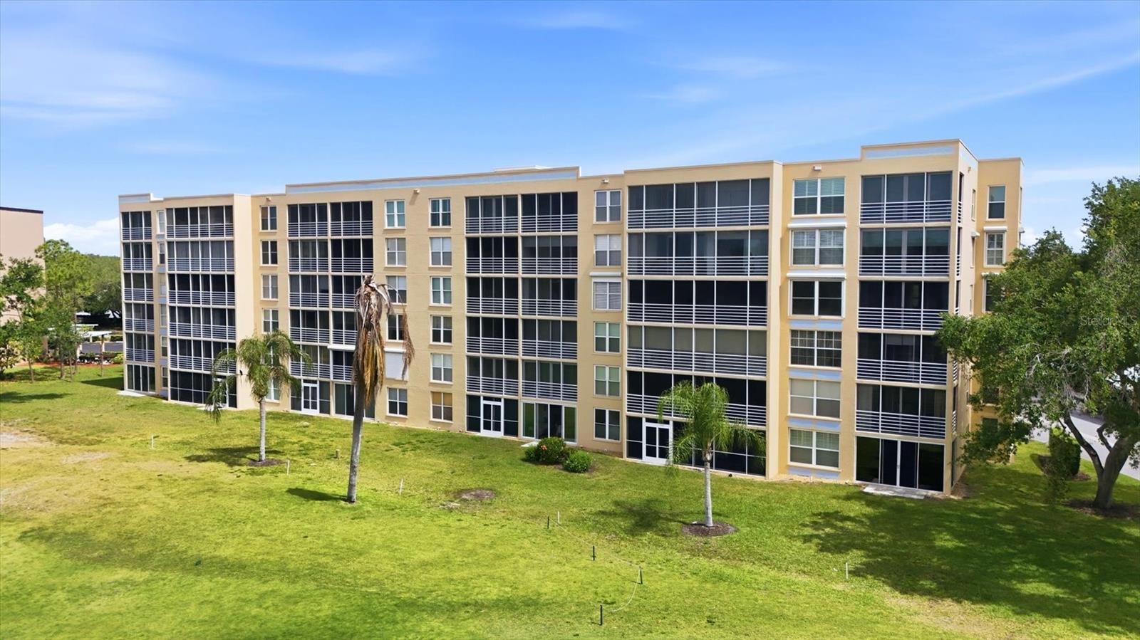 Image 27 of 40 For 3730 Pinebrook Circle 604