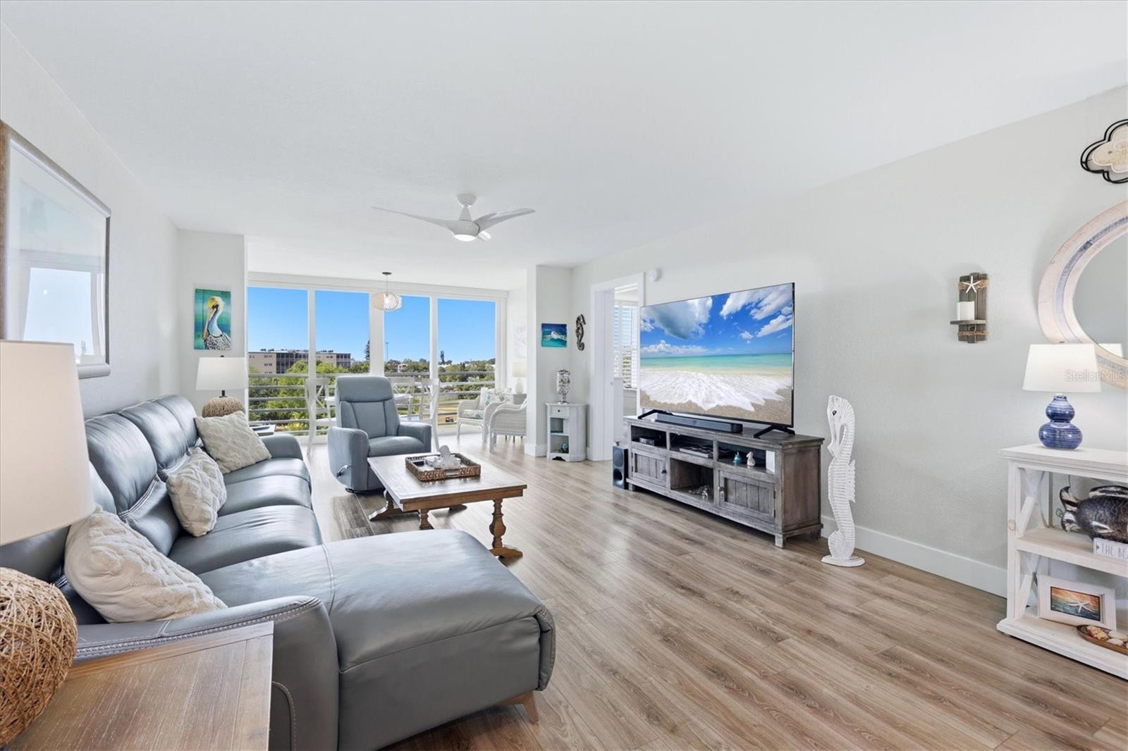 Image 4 of 40 For 3730 Pinebrook Circle 604