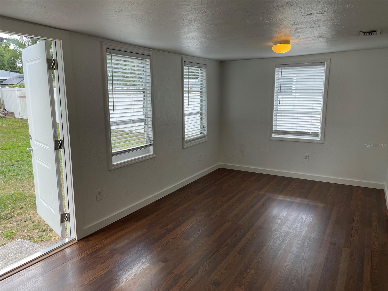 Image 7 of 12 For 3205 Avenue A W