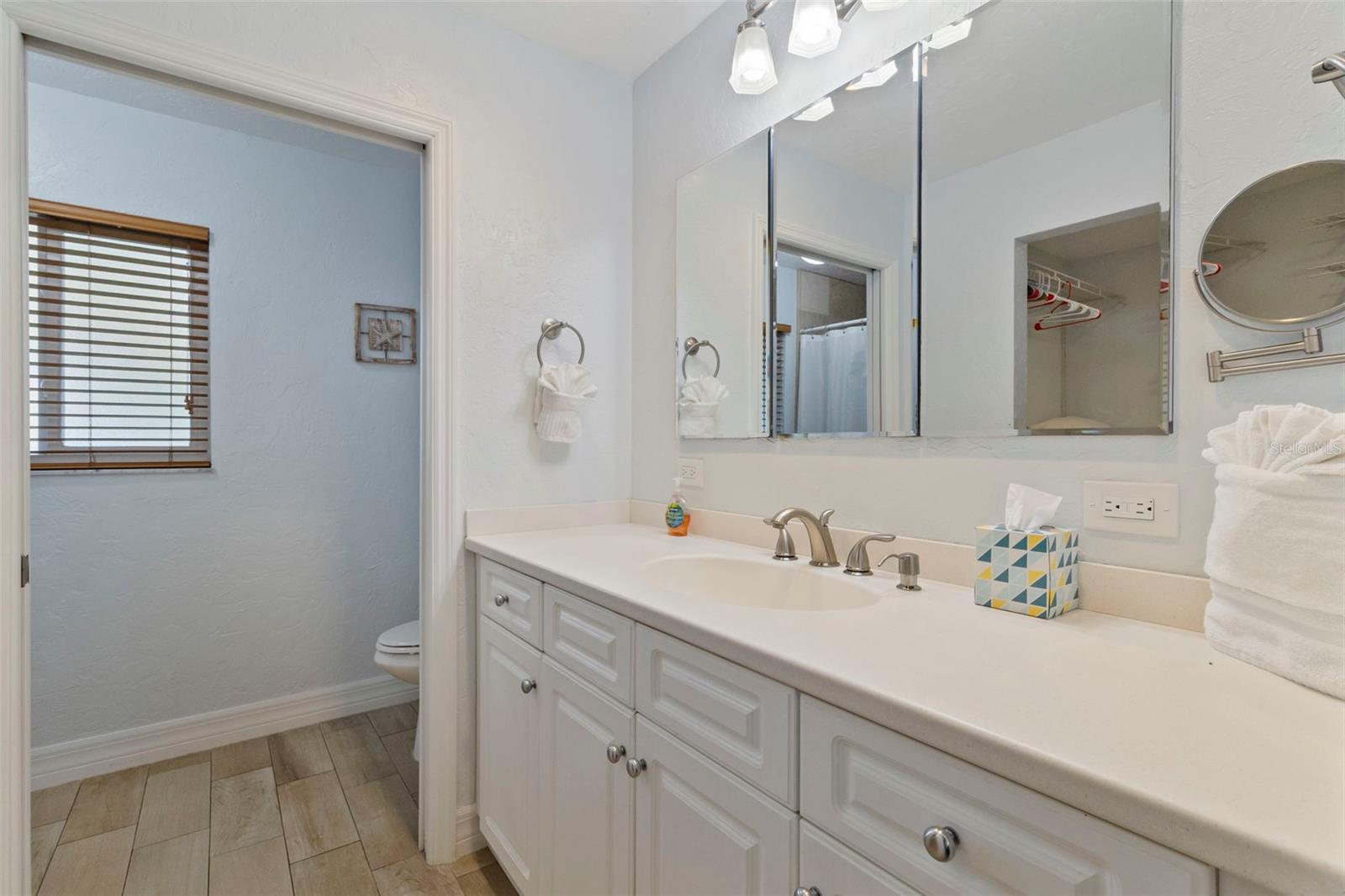 Image 28 of 61 For 6454 Beechwood Avenue