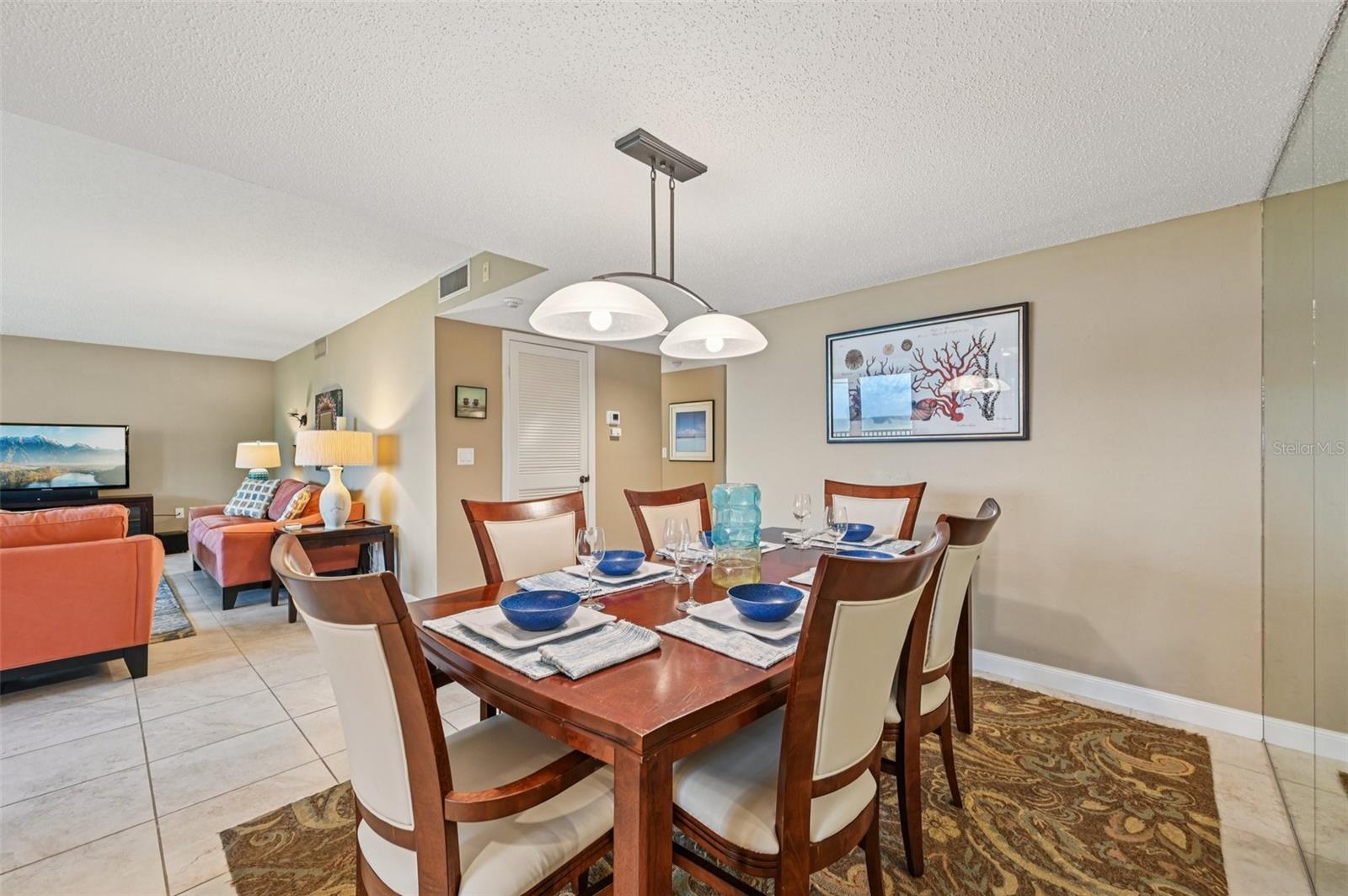 Image 11 of 42 For 8710 Midnight Pass Road 203b