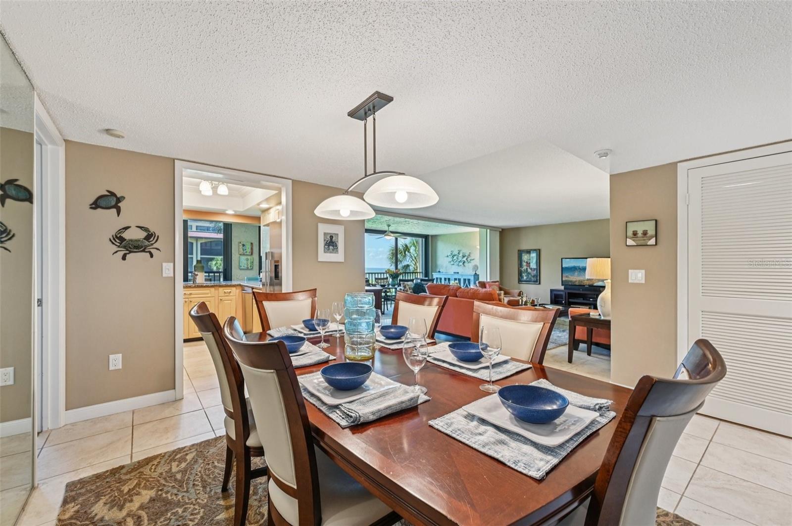 Image 12 of 42 For 8710 Midnight Pass Road 203b