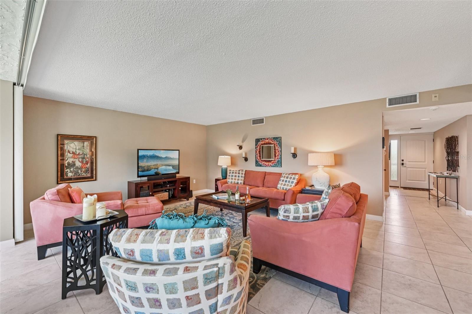 Image 14 of 42 For 8710 Midnight Pass Road 203b