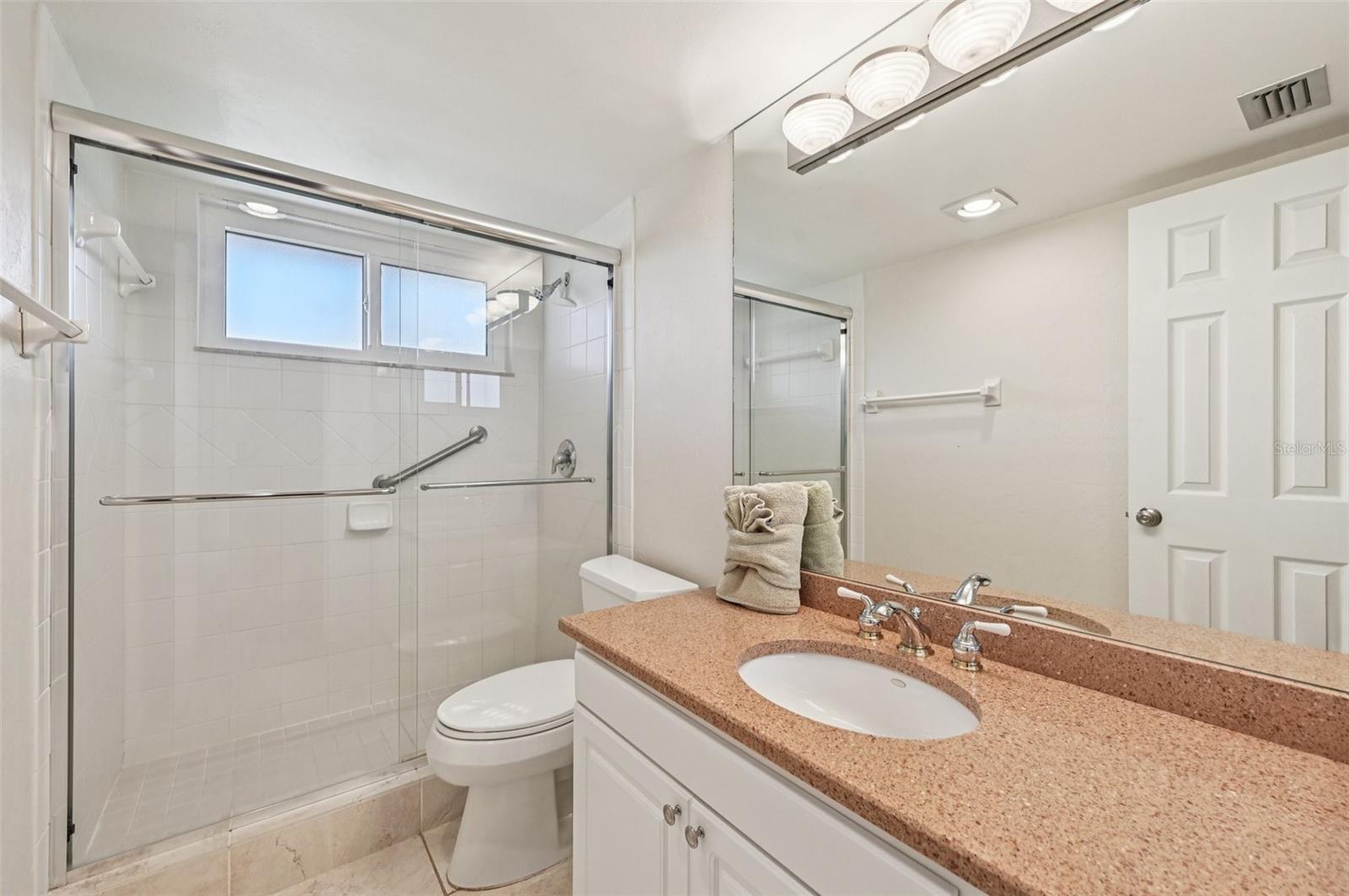 Image 26 of 42 For 8710 Midnight Pass Road 203b