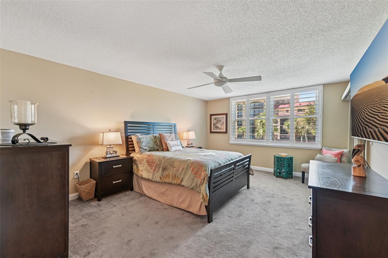 Image 30 of 42 For 8710 Midnight Pass Road 203b