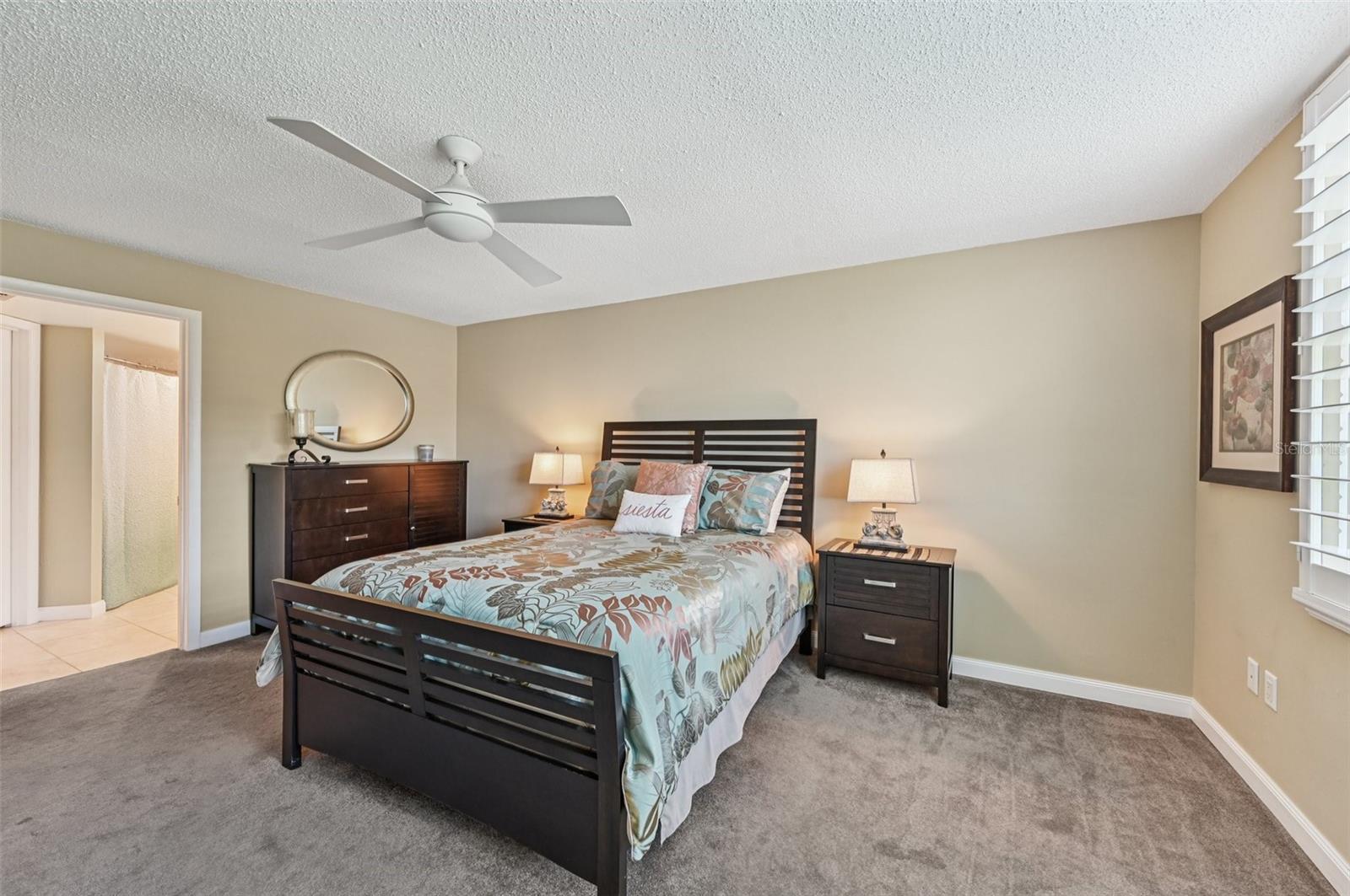 Image 31 of 42 For 8710 Midnight Pass Road 203b