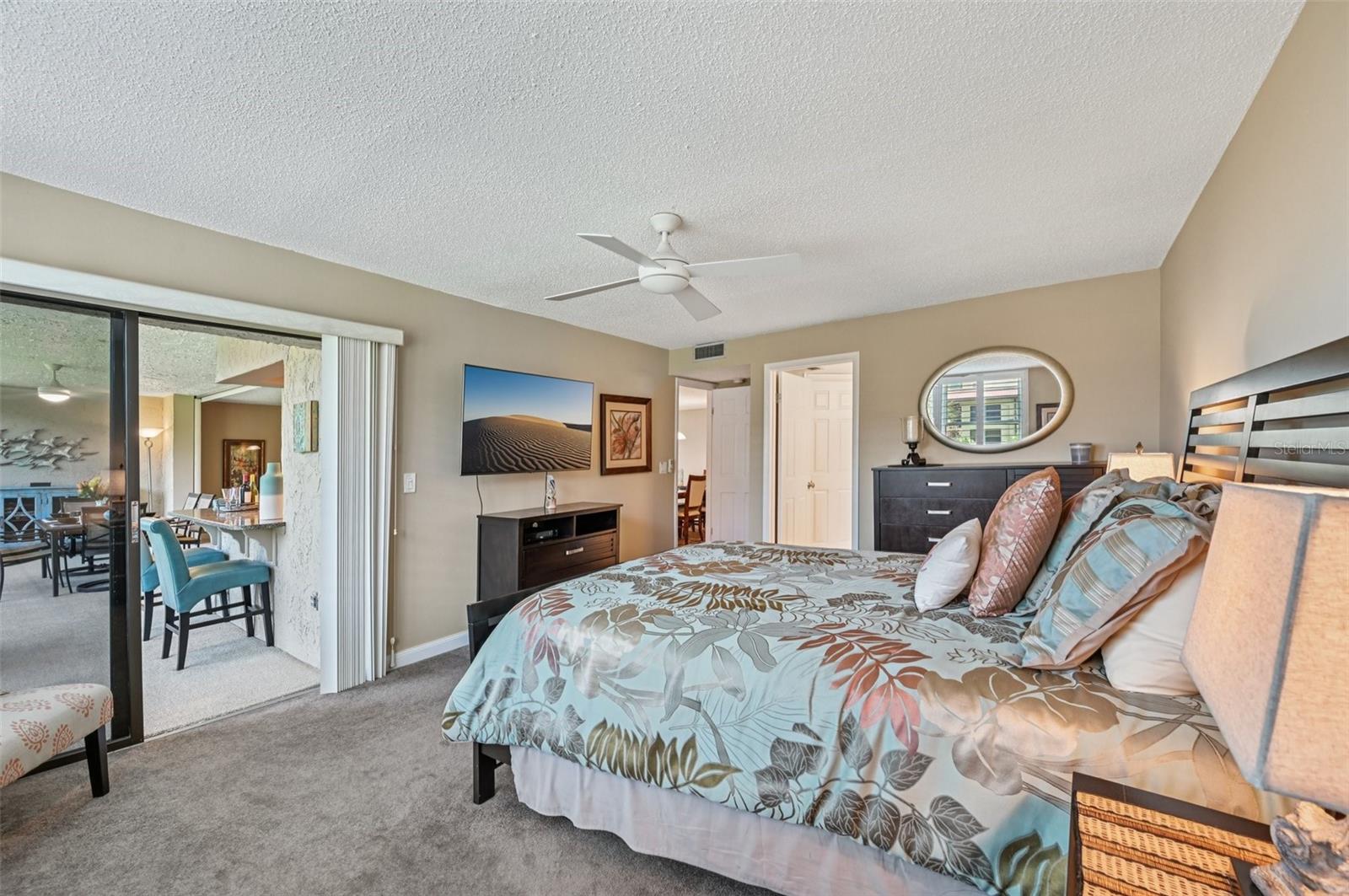 Image 32 of 42 For 8710 Midnight Pass Road 203b