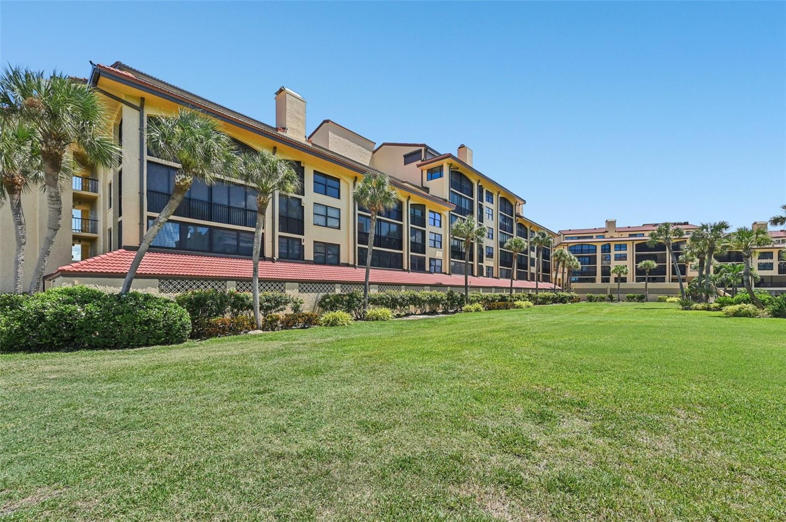 Image 39 of 42 For 8710 Midnight Pass Road 203b