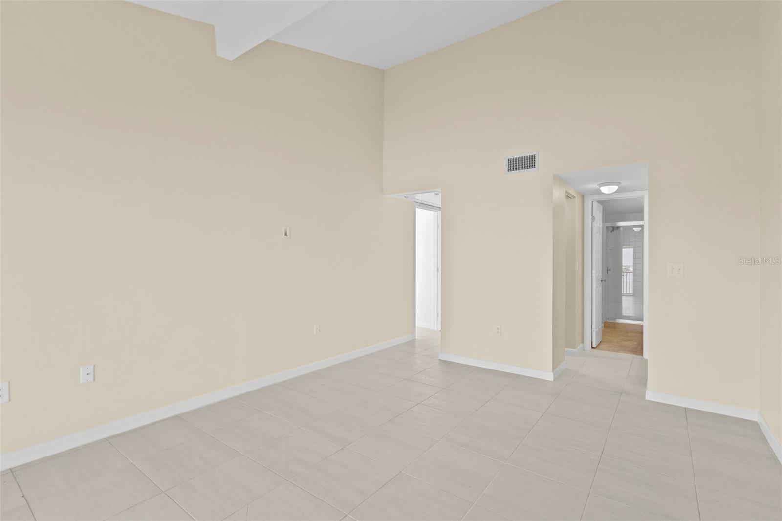 Image 16 of 52 For 1511 Pelican Point Drive 279