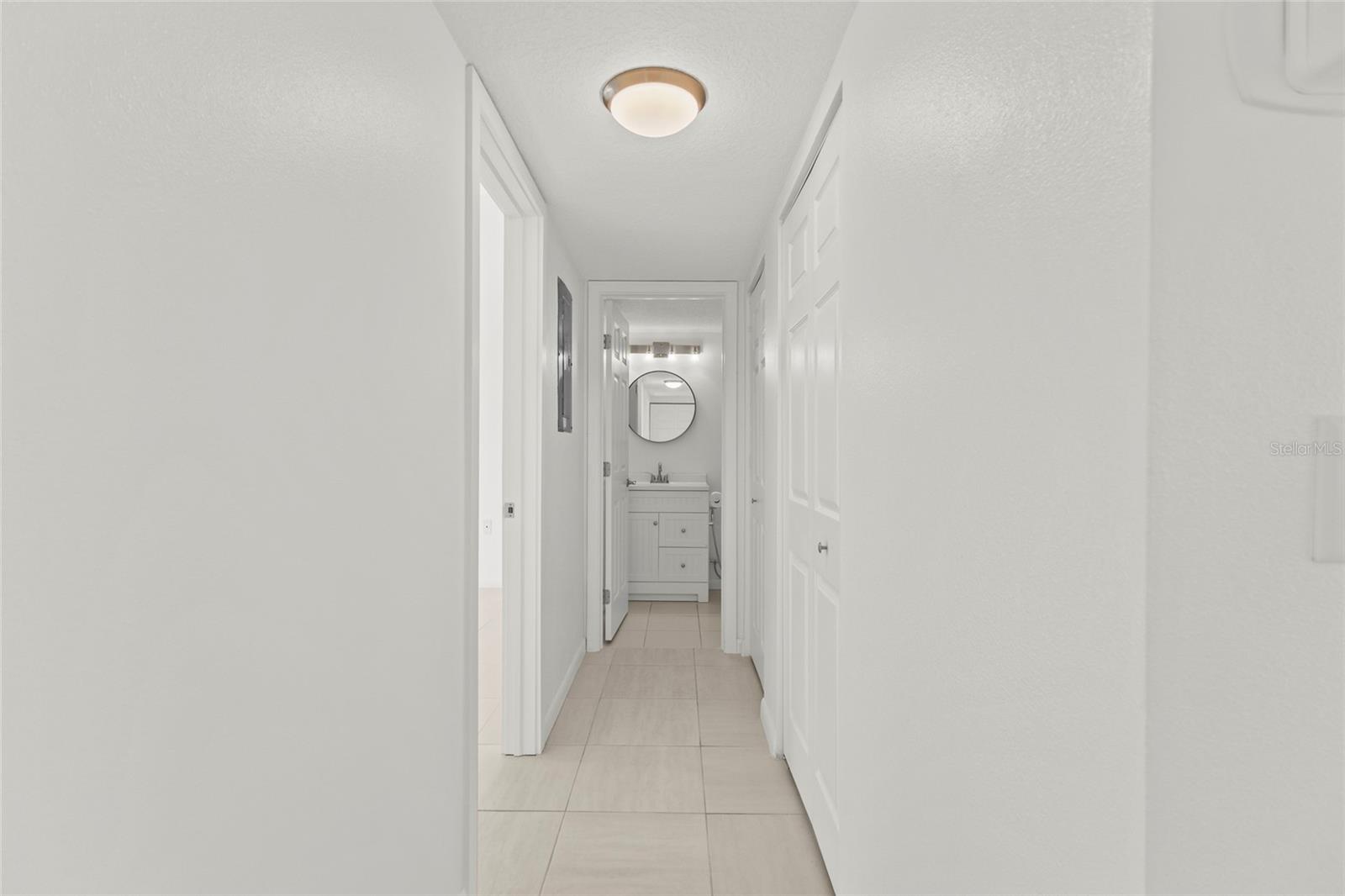 Image 22 of 52 For 1511 Pelican Point Drive 279