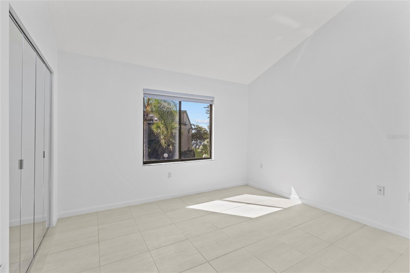 Image 26 of 52 For 1511 Pelican Point Drive 279